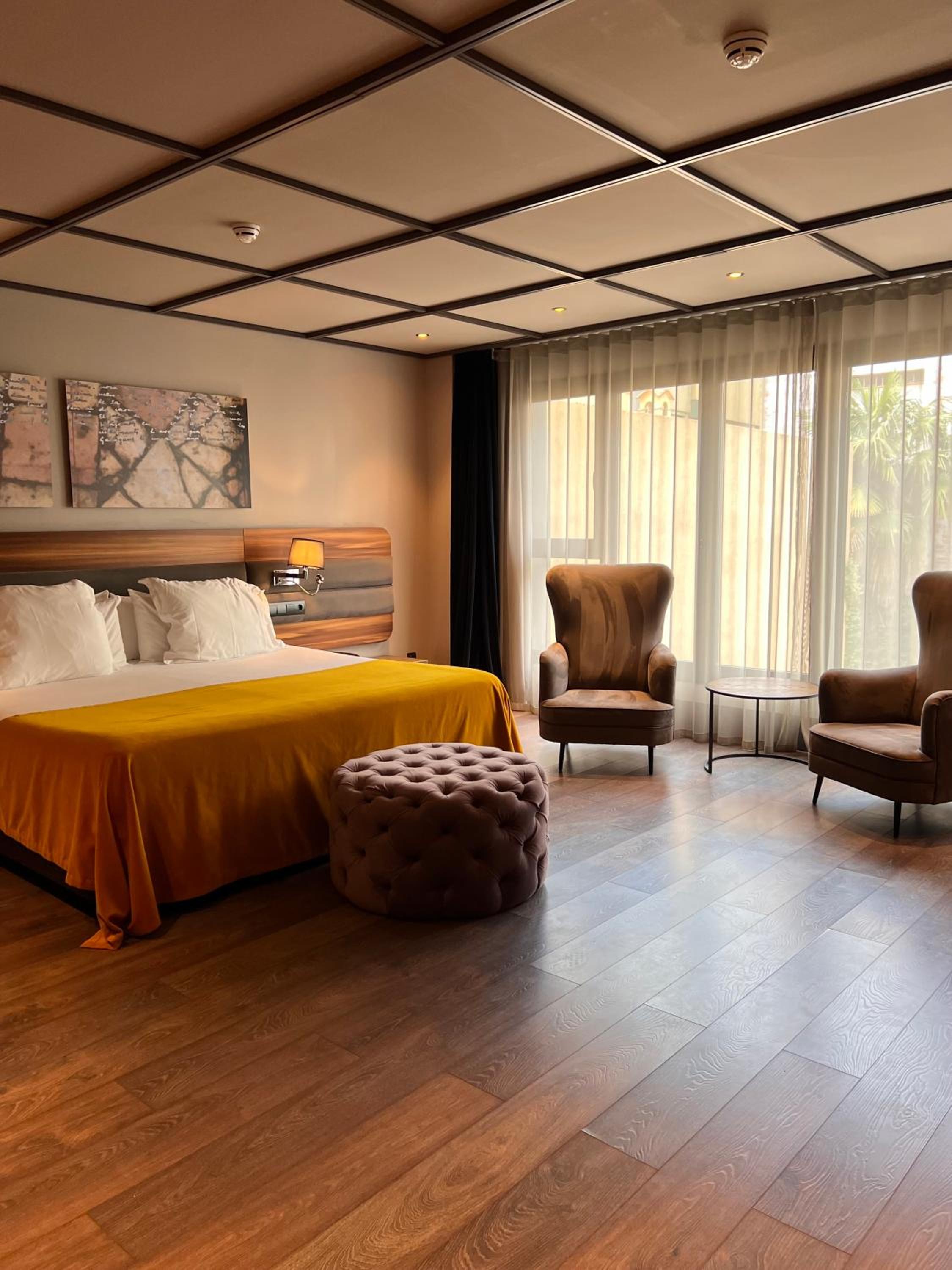 Superior Suite - Photo 2