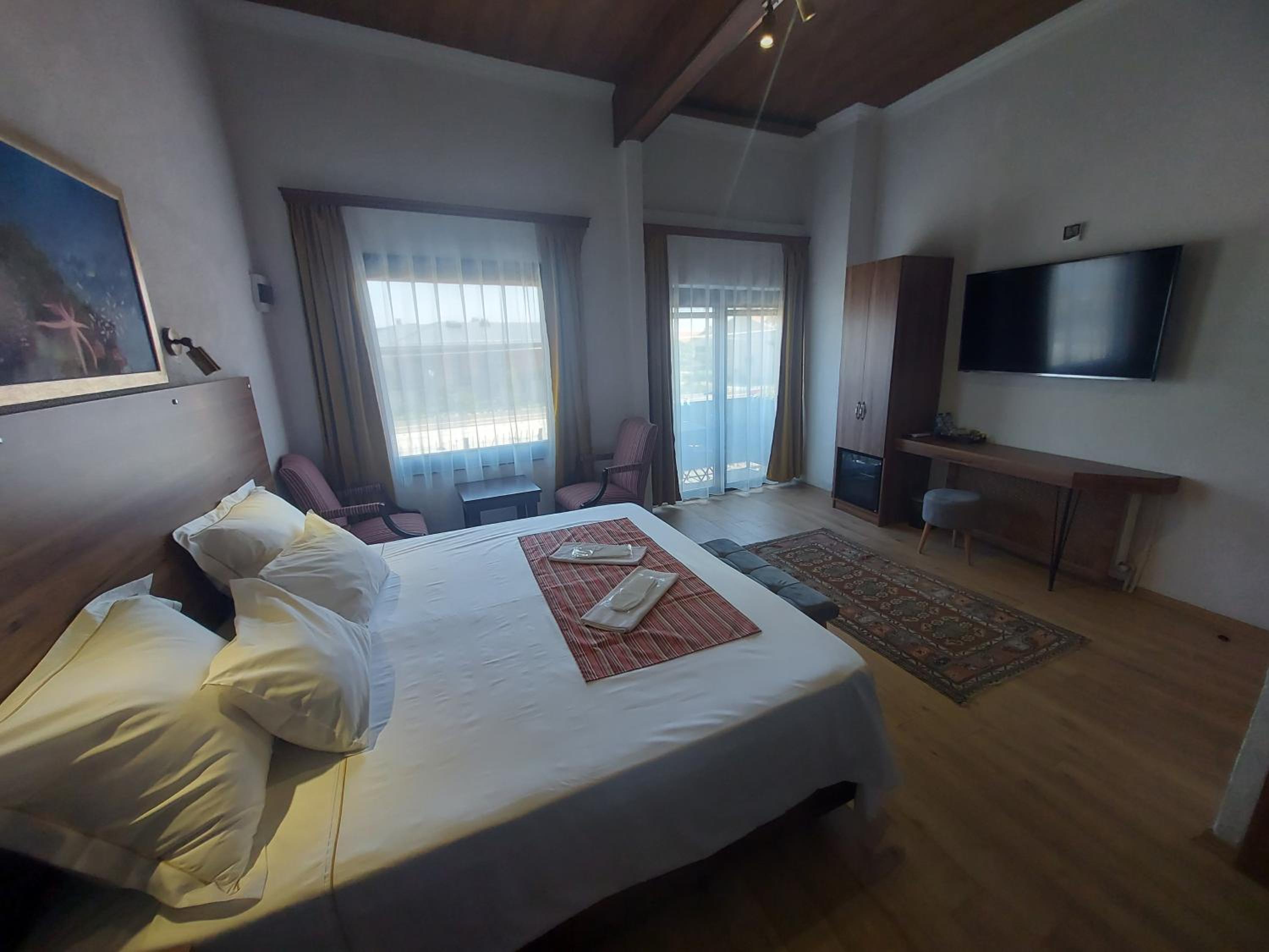 Superior King Room photo 2