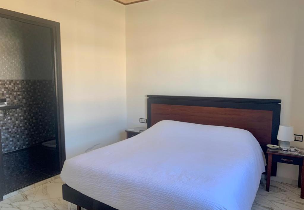Double or Twin Room - Photo 2