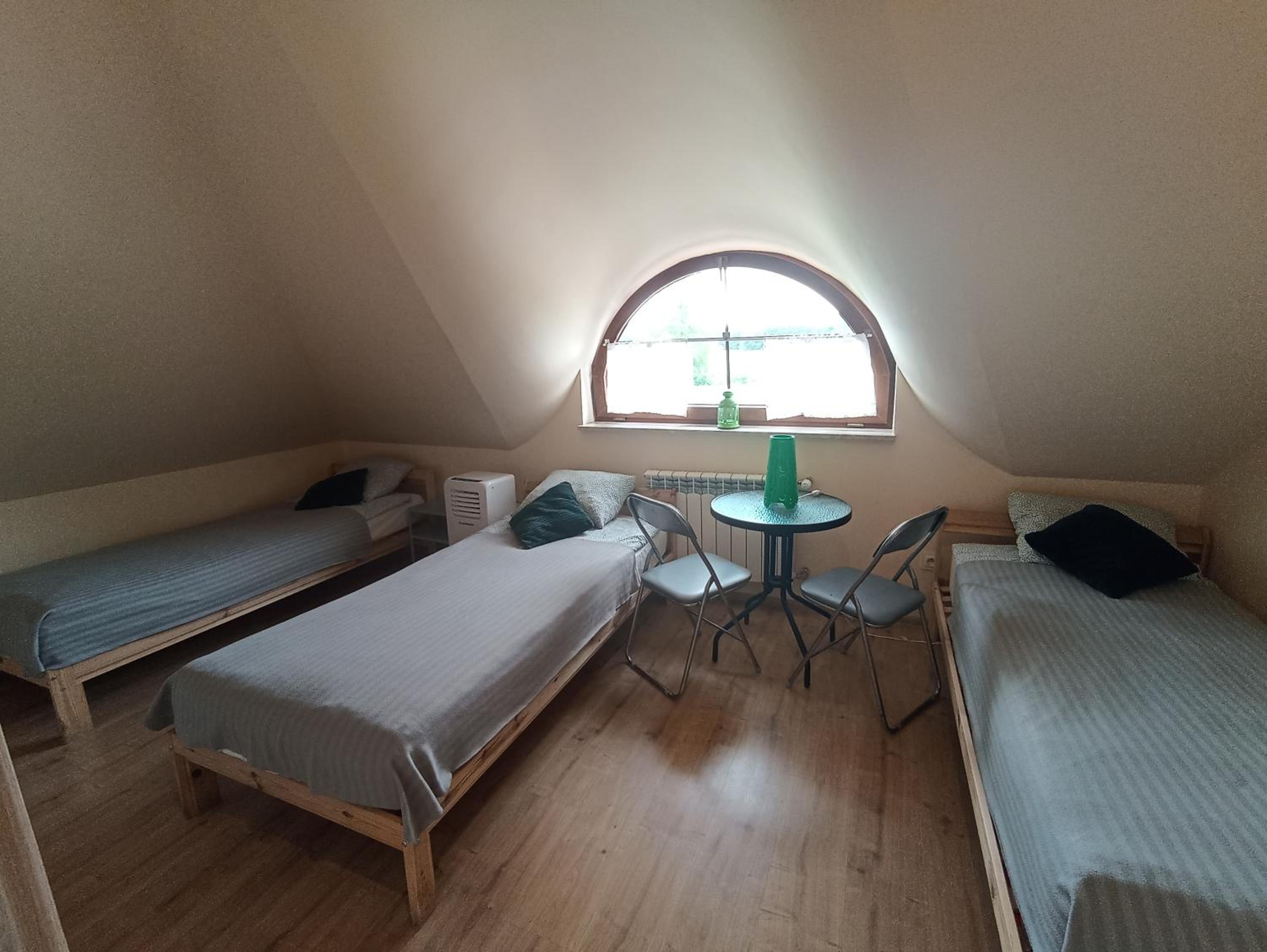 Triple Room with Private Bathroom - Photo 4