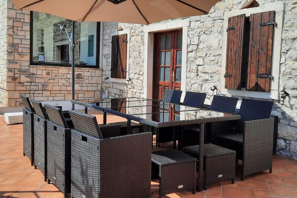 Villa photo 3