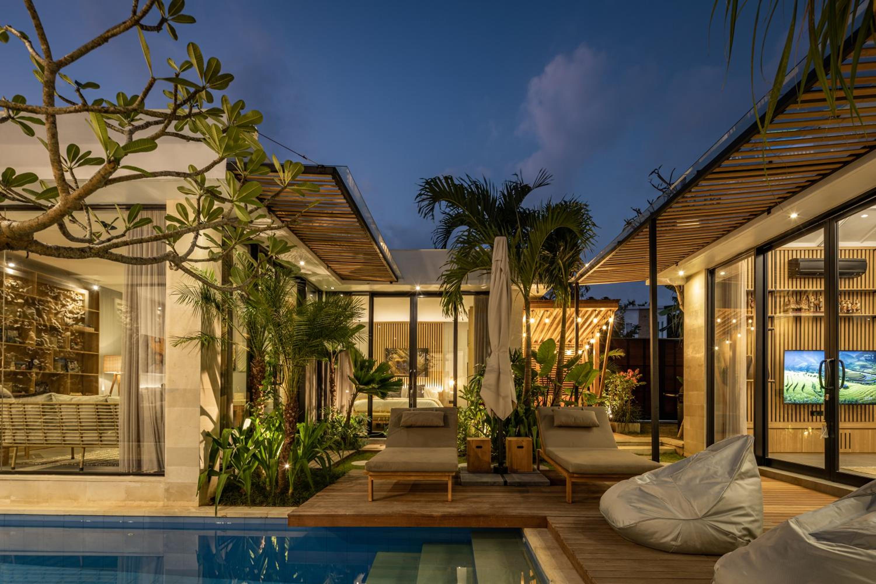 Three-Bedroom Villa - Photo 20
