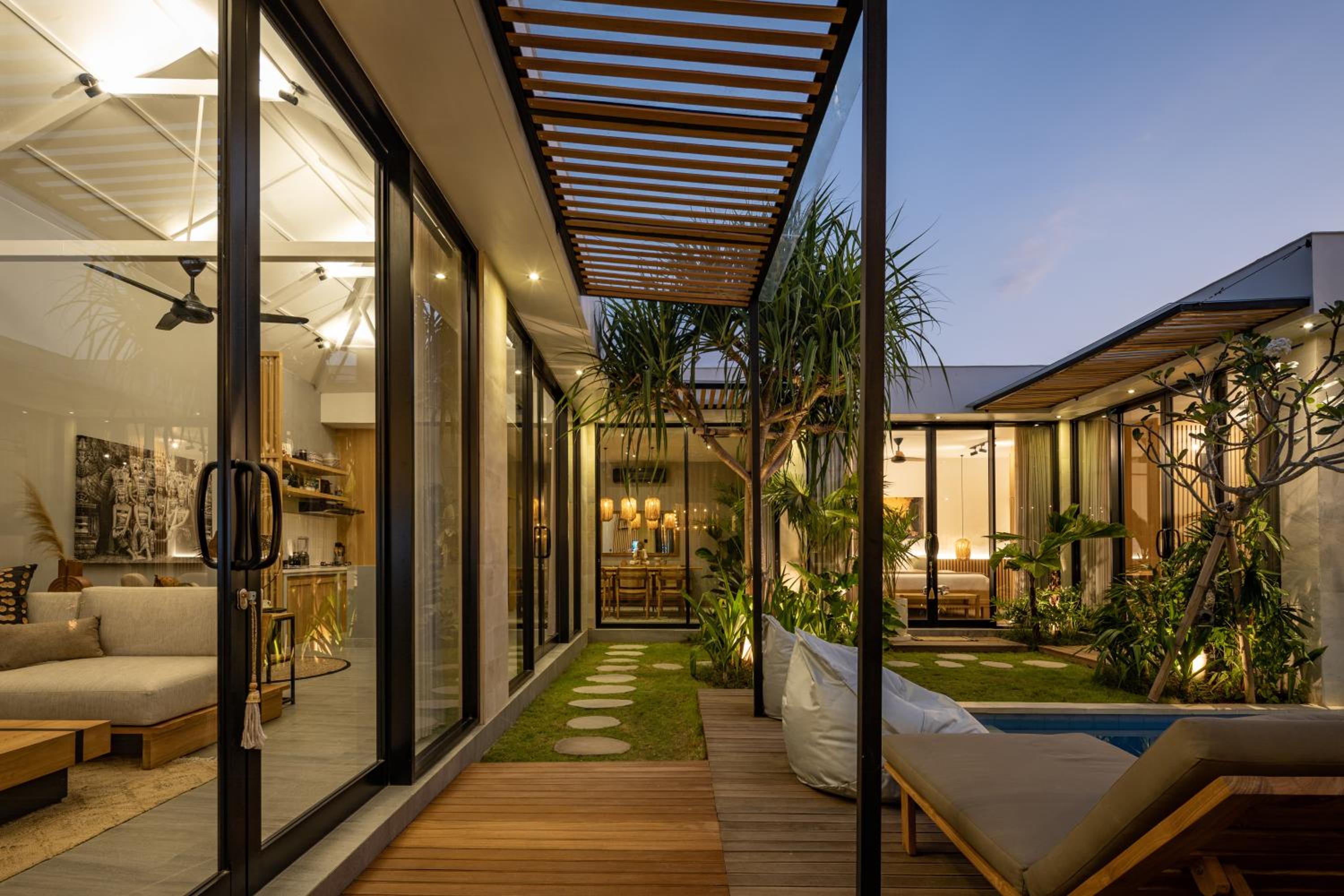 Three-Bedroom Villa - Photo 7