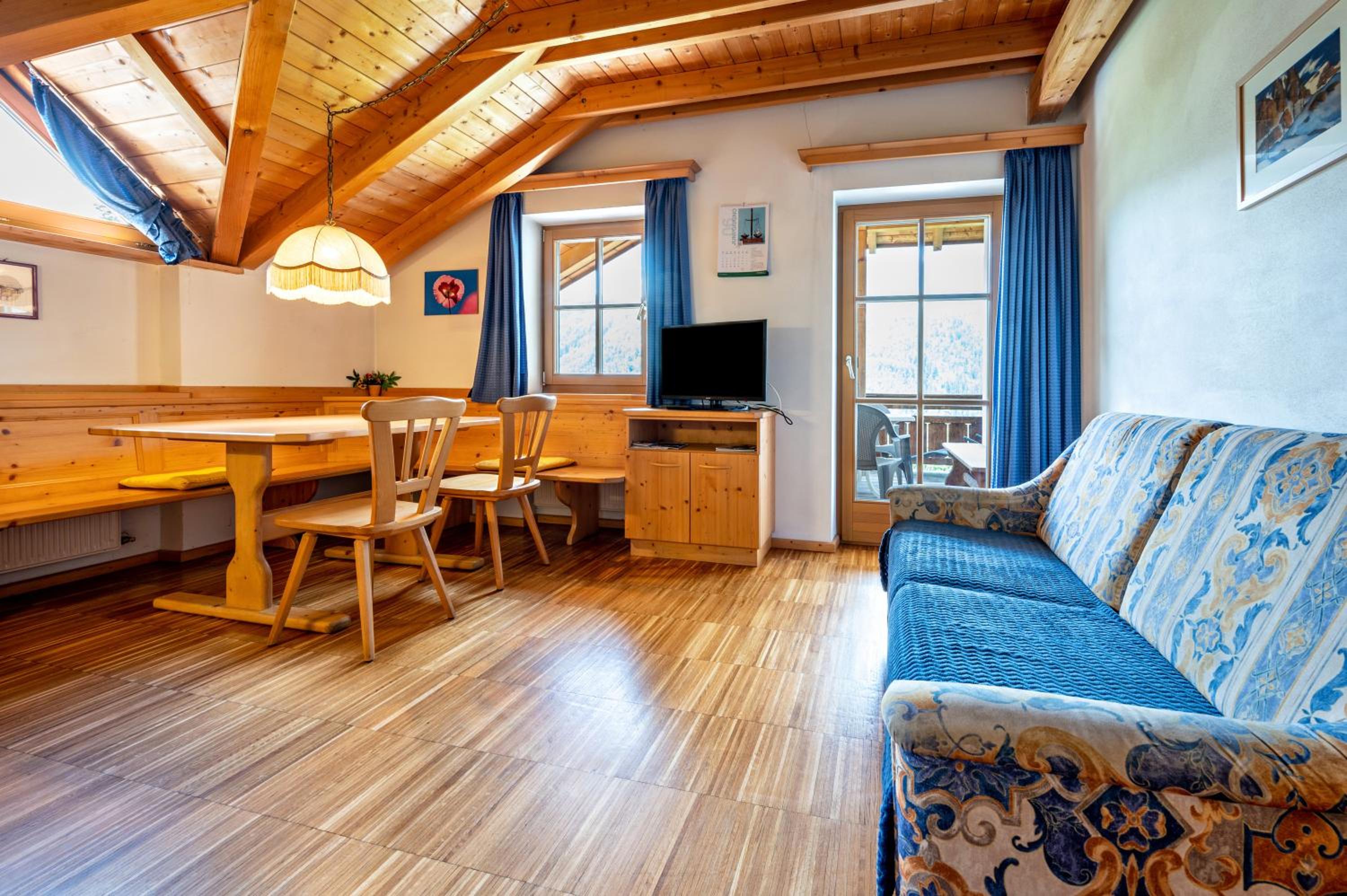 Superior One-Bedroom Apartment with Balcony