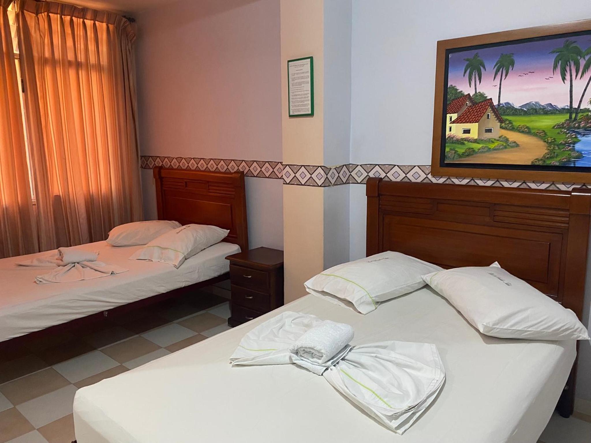 Twin Room with Private Bathroom photo 2