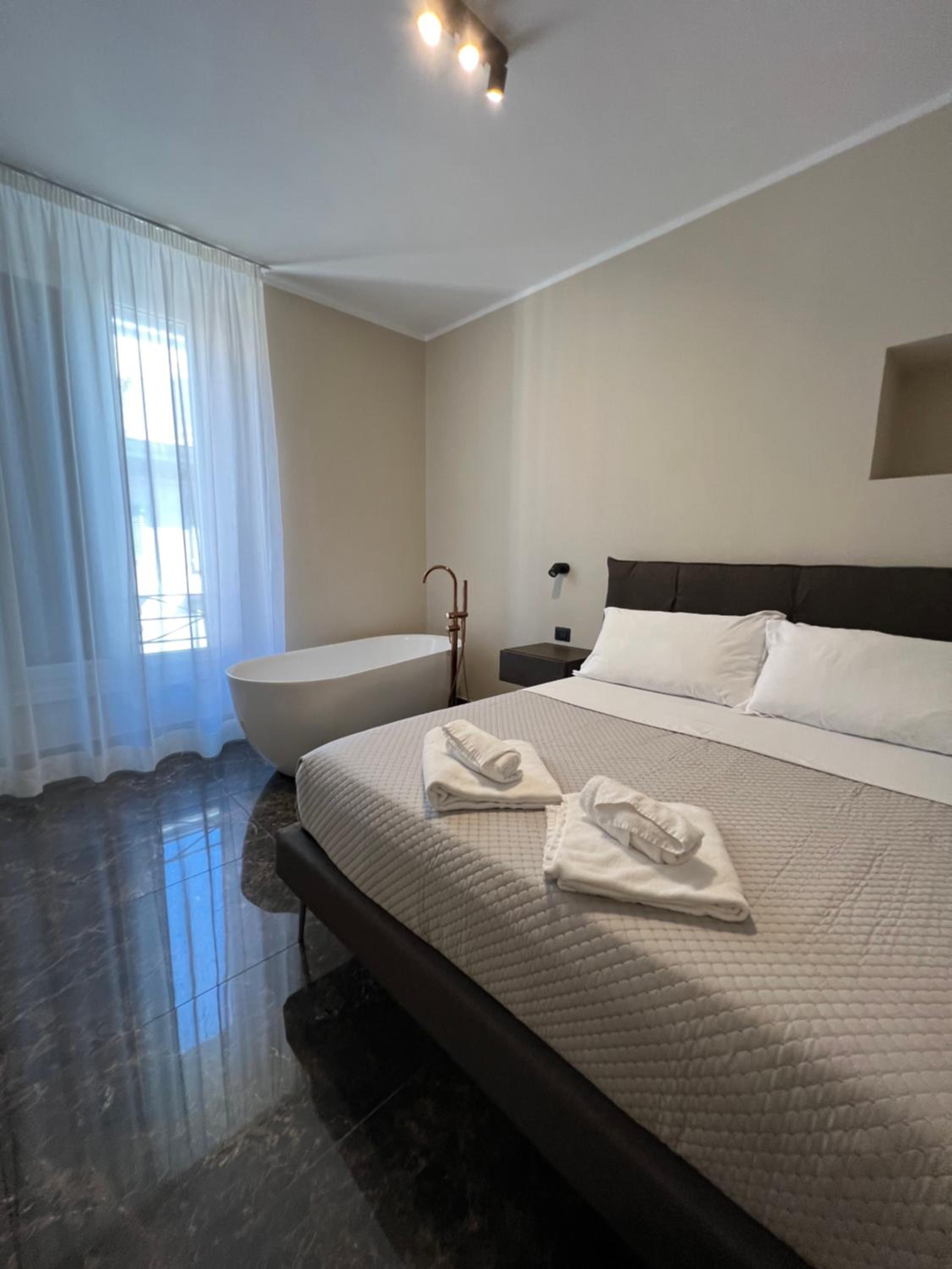 Deluxe Double Room with Bath photo 3