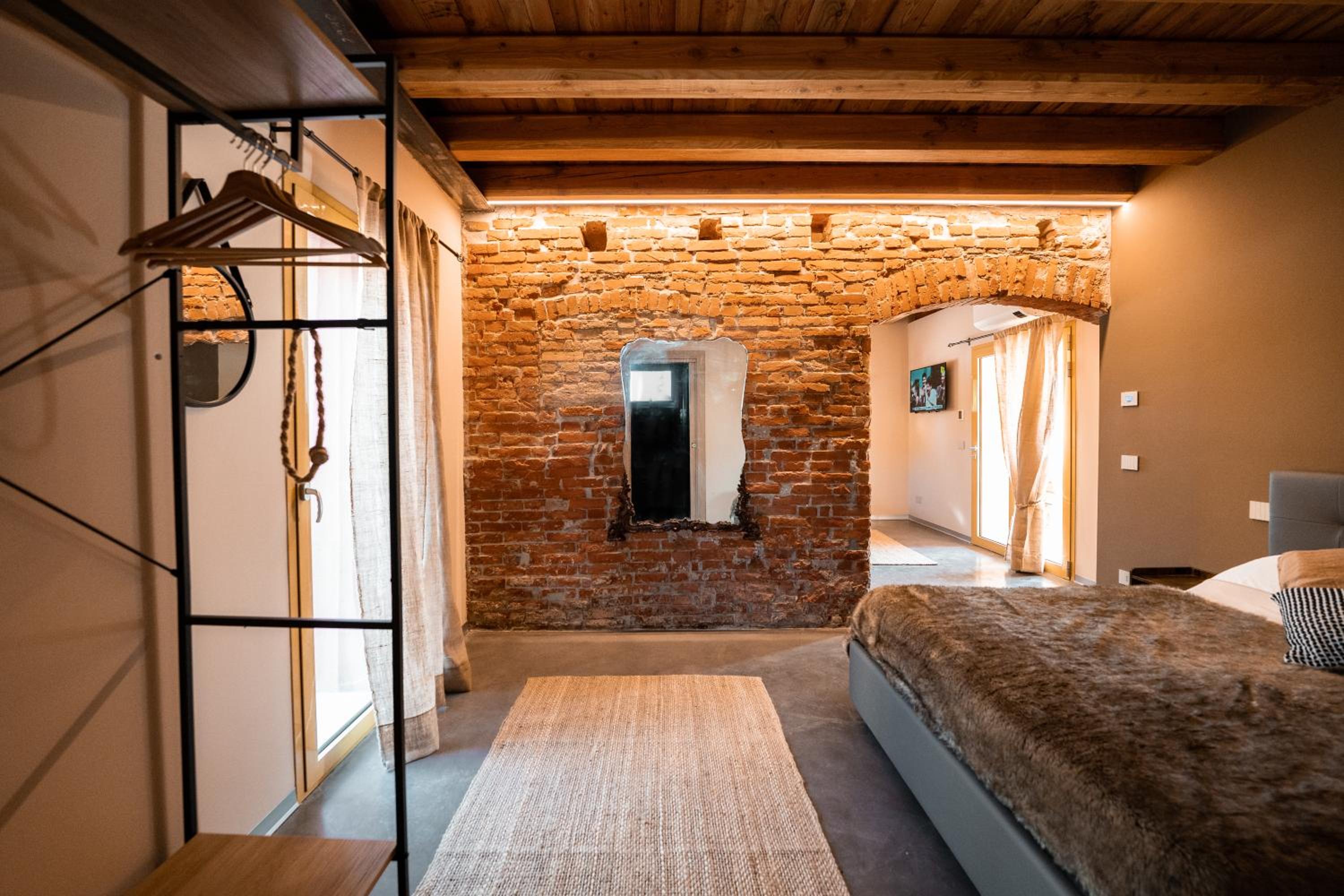 Superior King Room photo 1