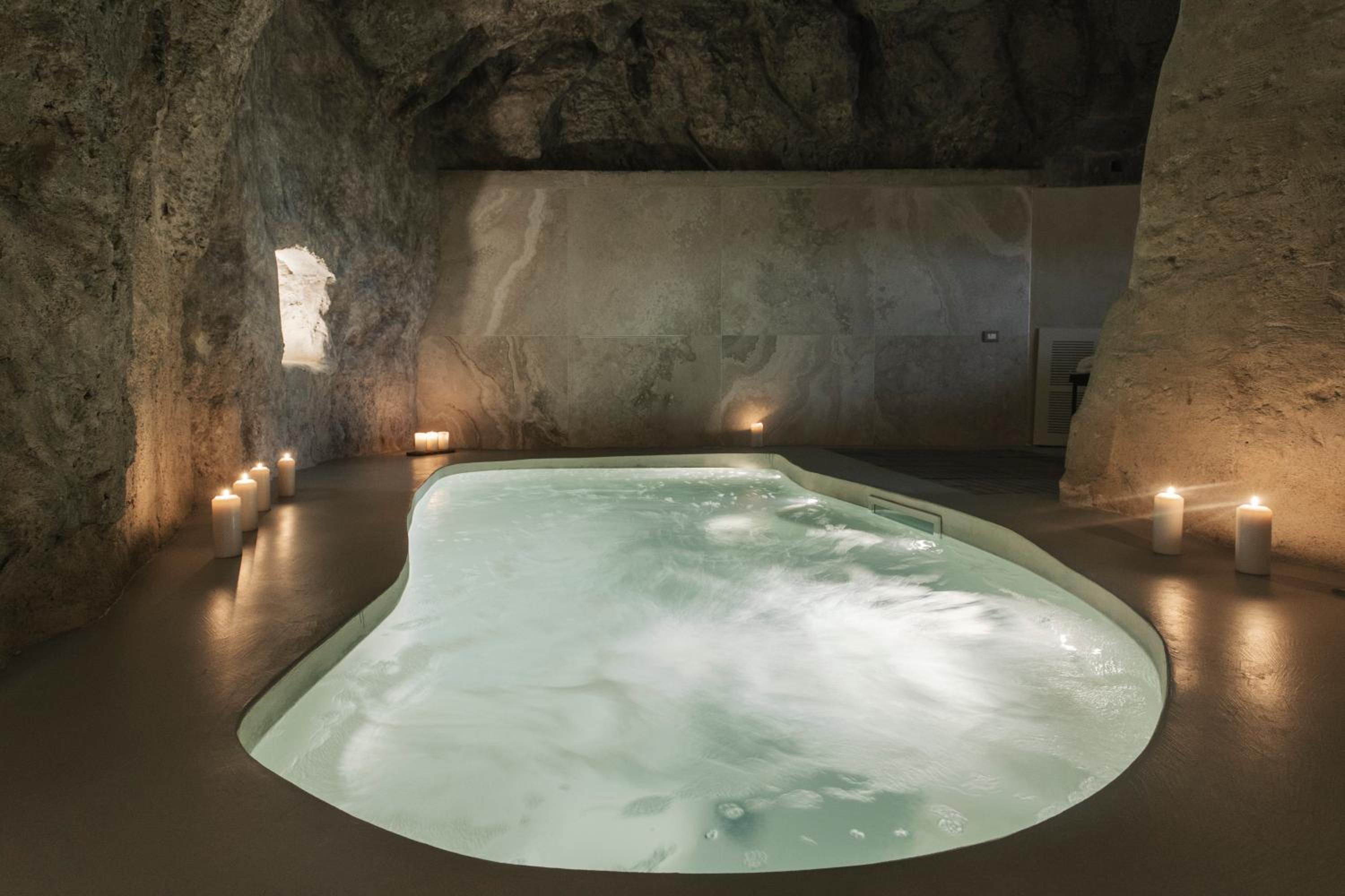 Suite with Private Pool photo 3