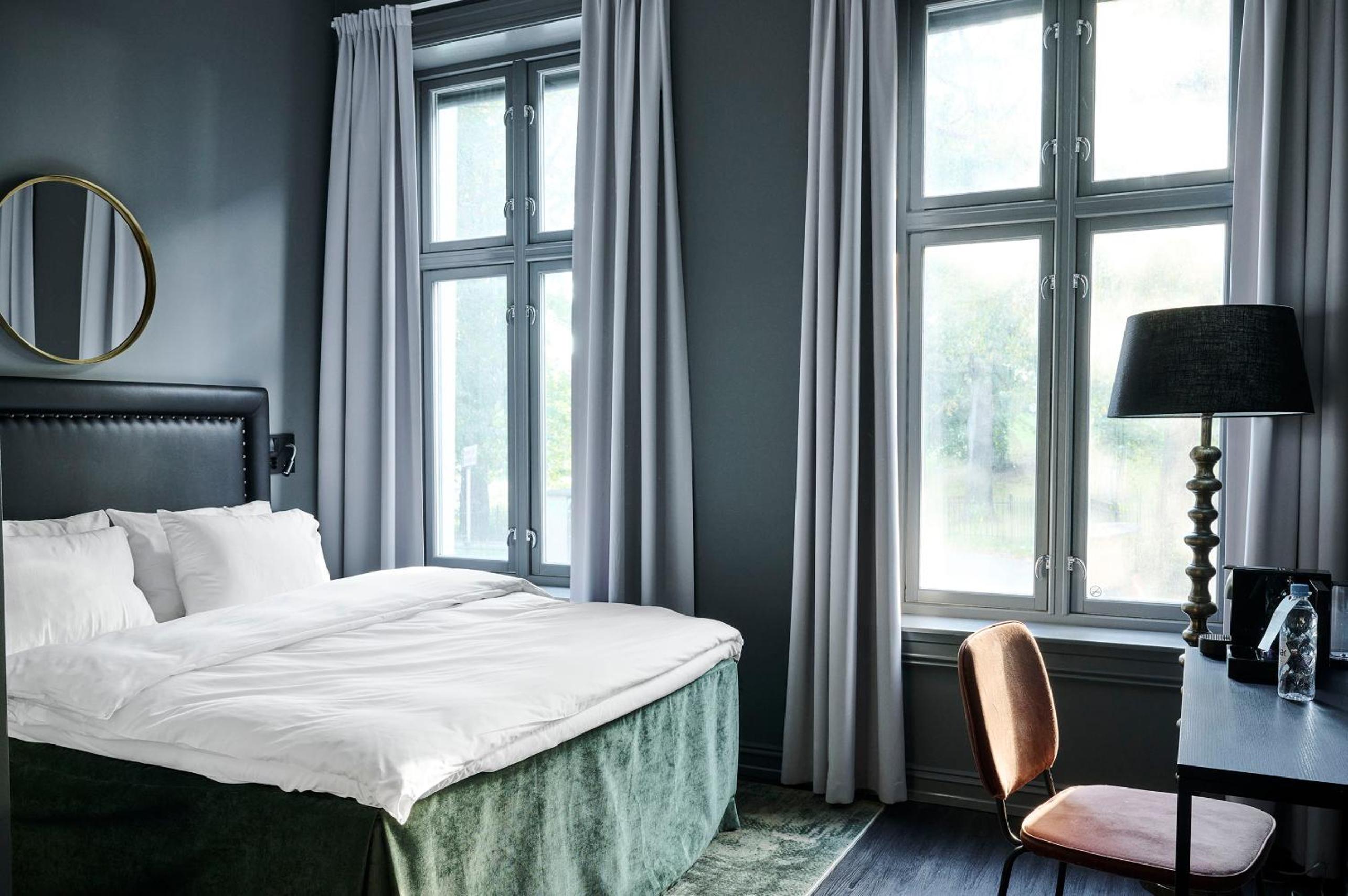 Available room thumbnail 6