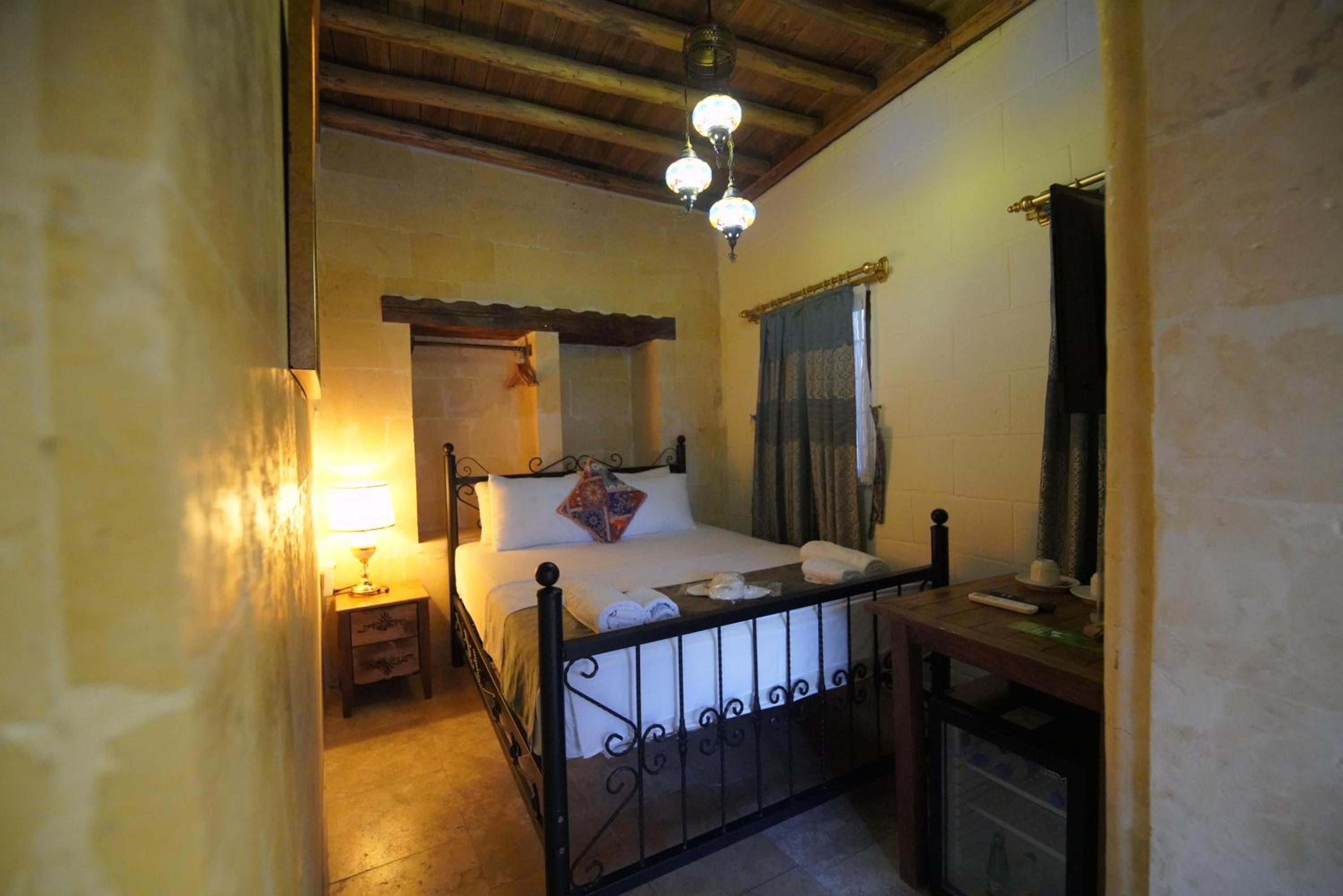 Economy Double Room photo 1