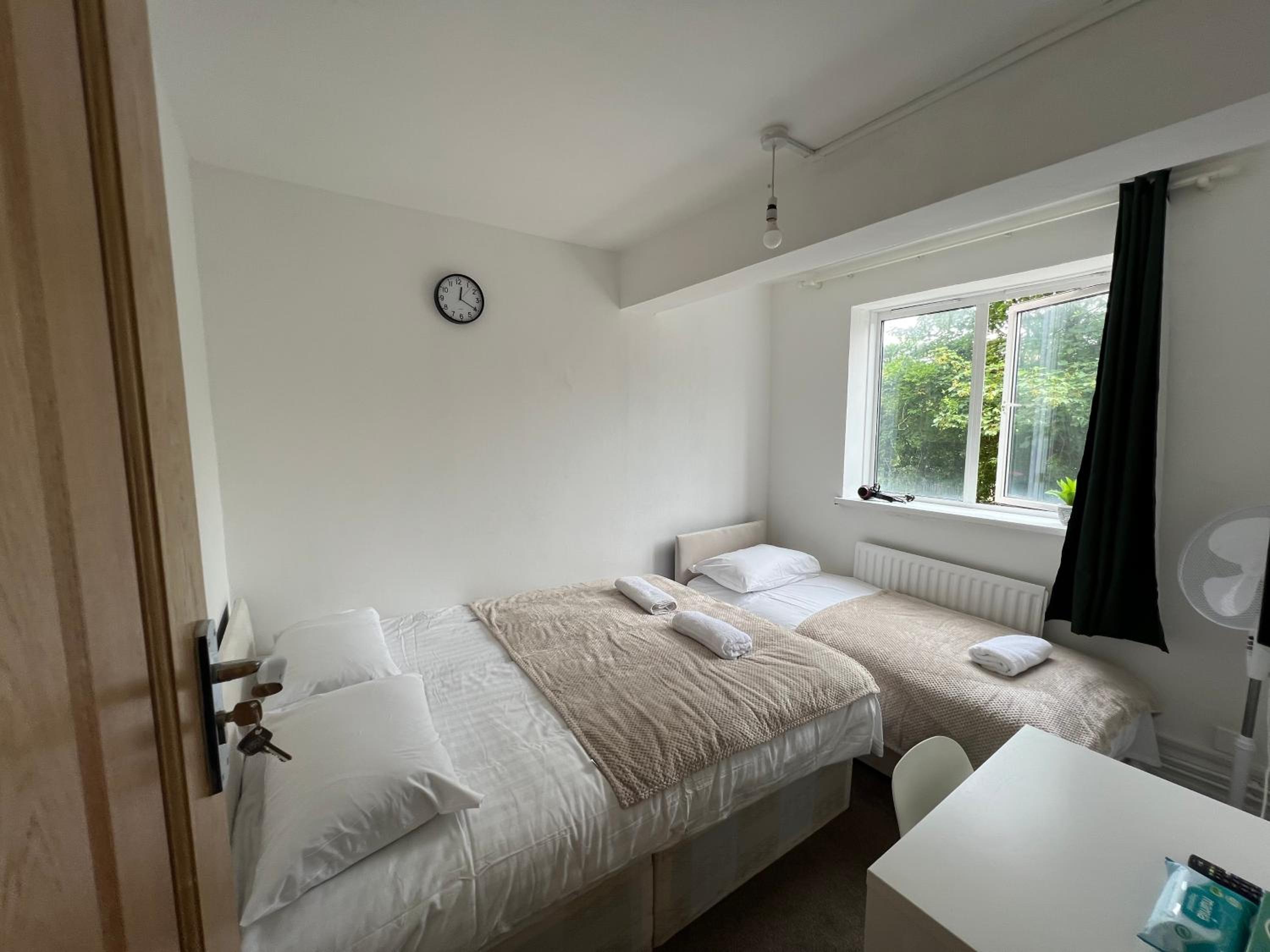 Double Room with Shared Bathroom photo 1