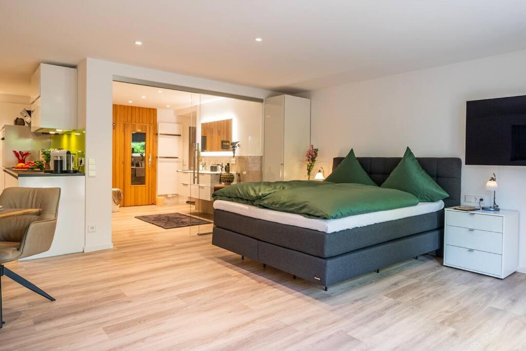 One-Bedroom Apartment photo 1