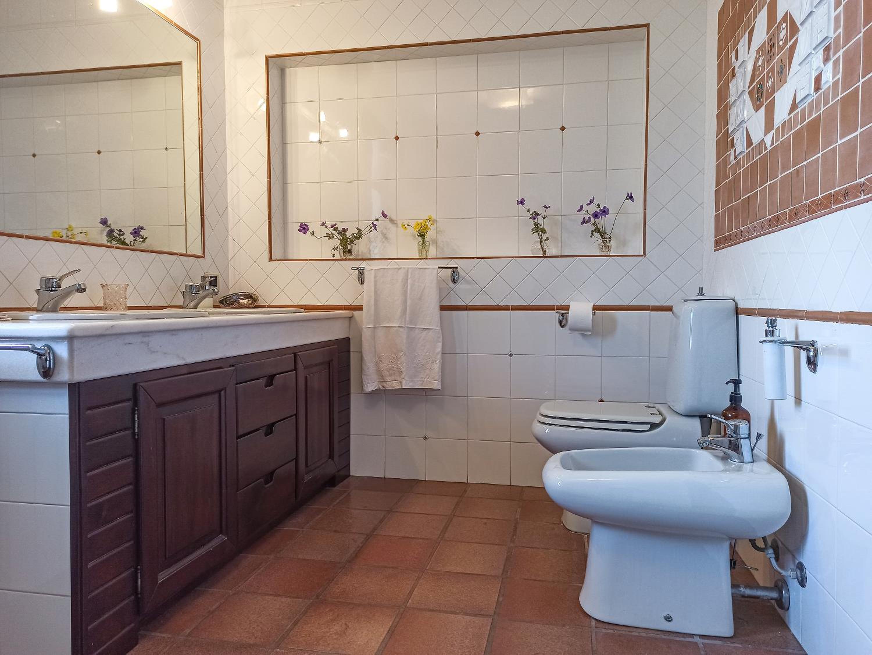Large Double or Twin Room photo 3
