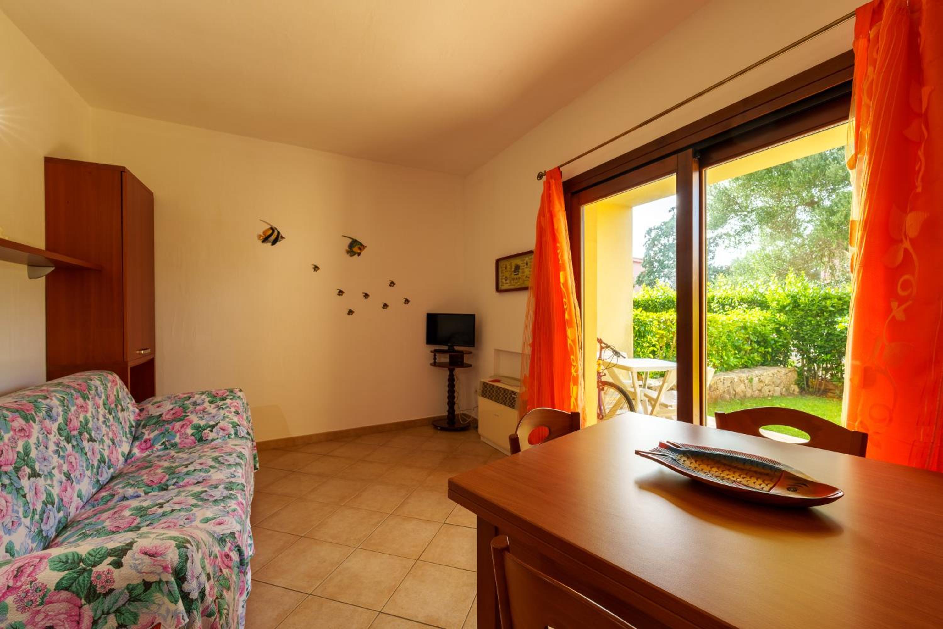 One-Bedroom Apartment with Garden View