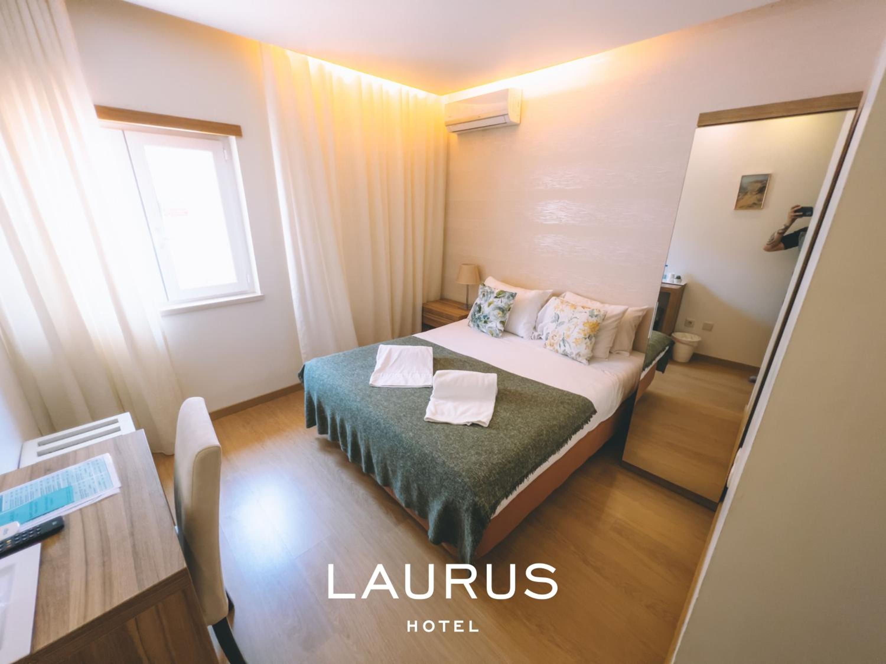 Double Room - Photo 7
