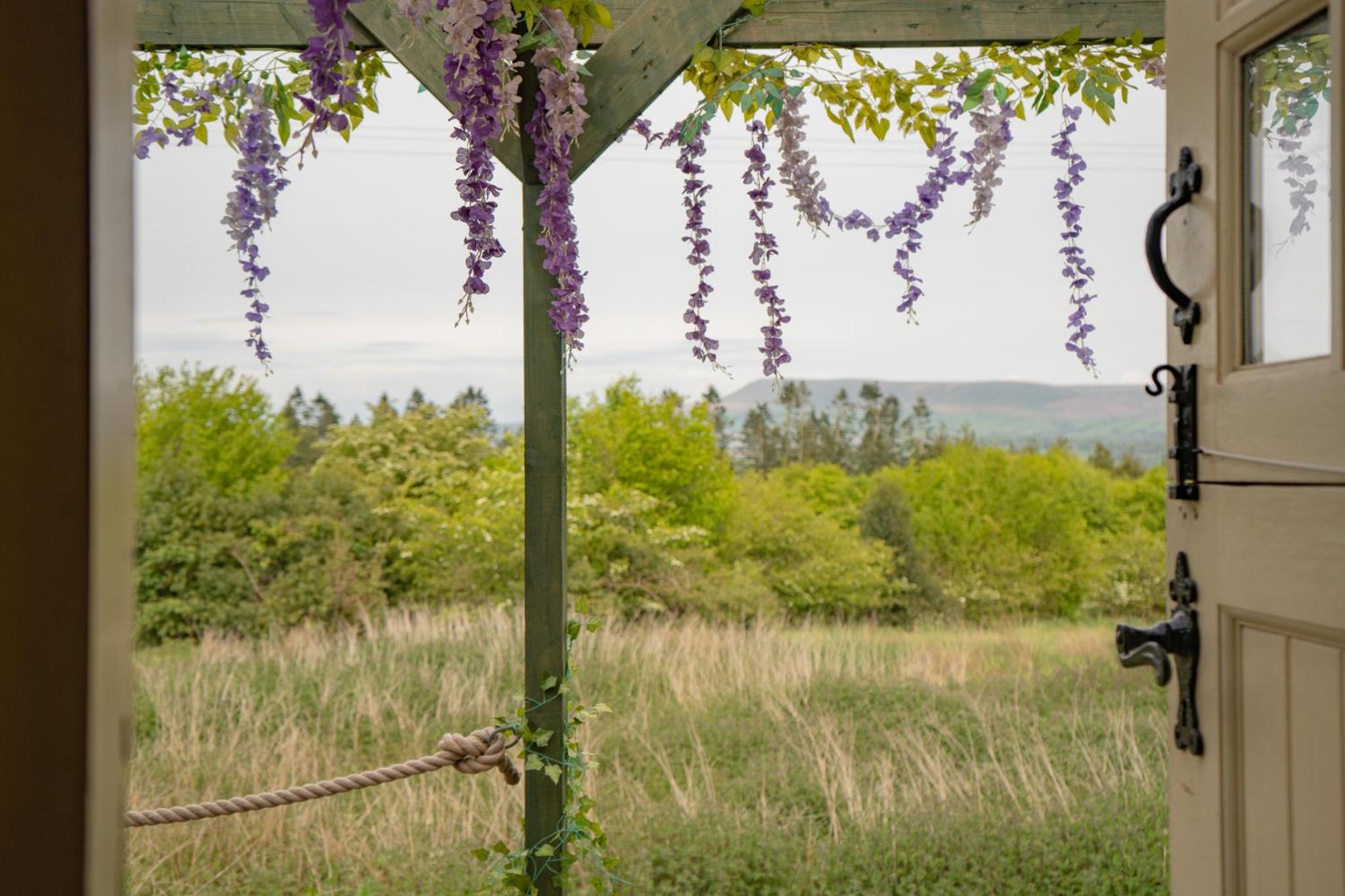 Bluebell Shepherds Hut - Photo 13