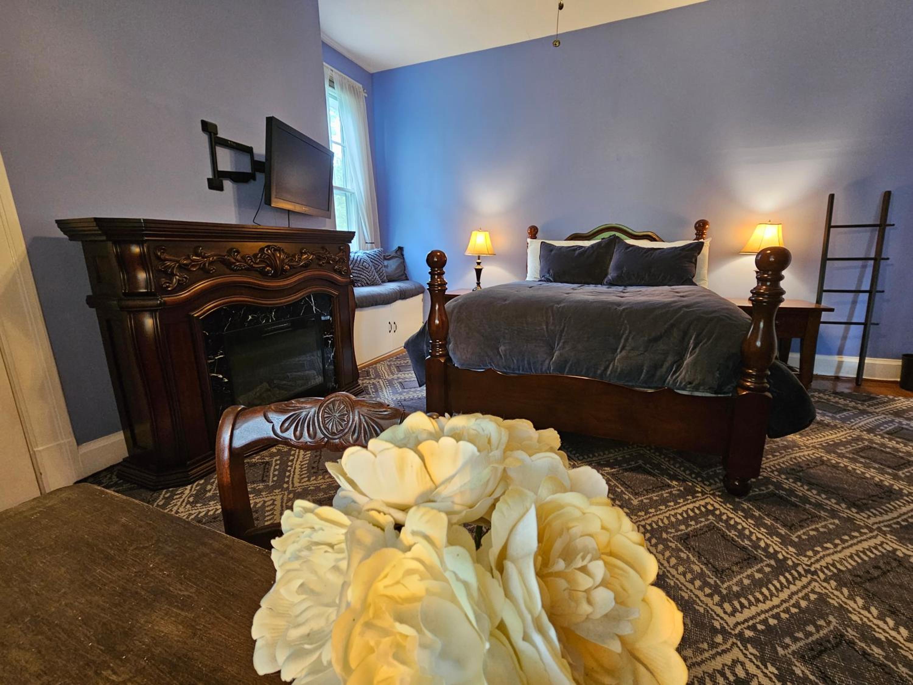 Queen Room with Garden View