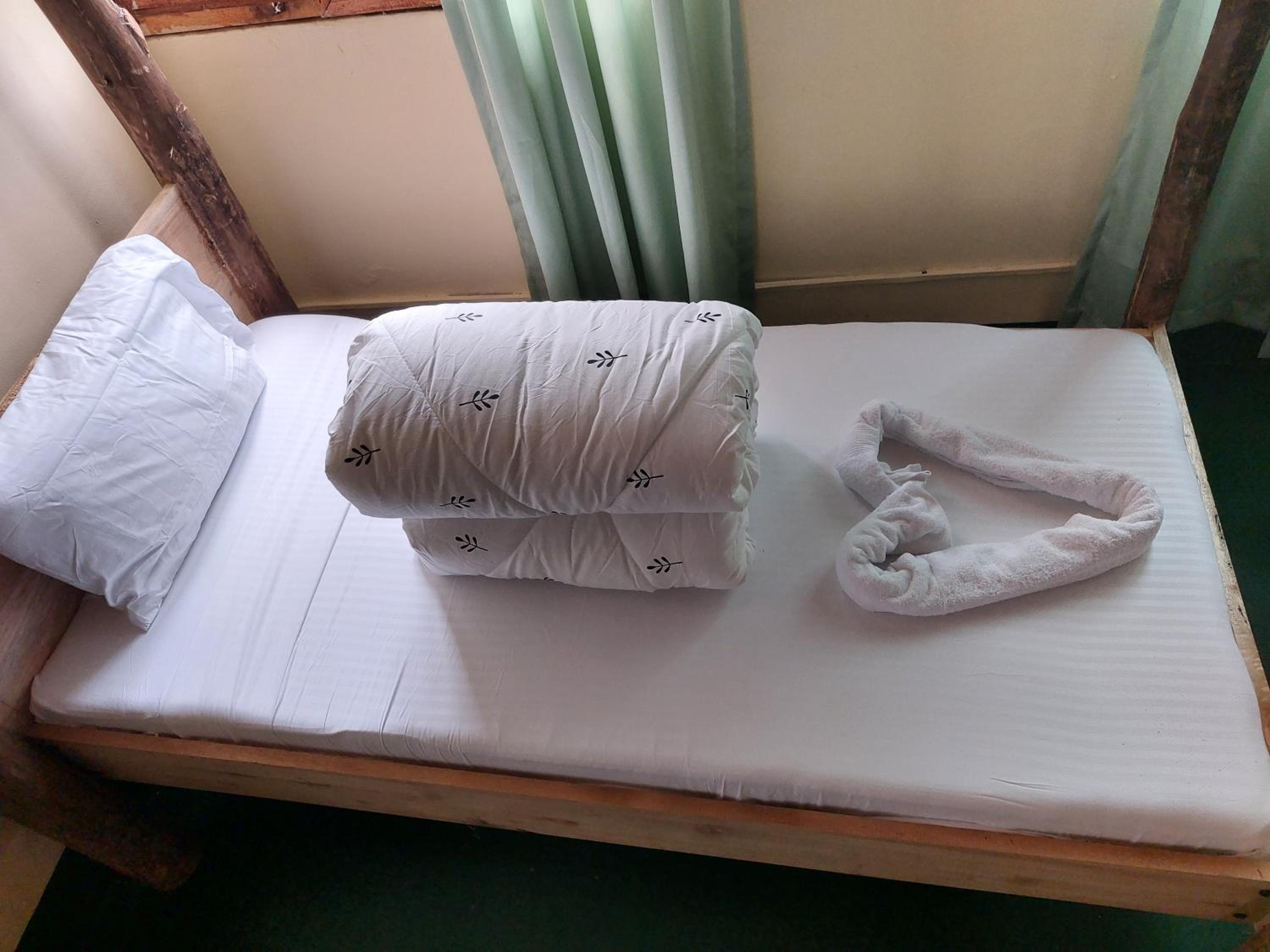 Single Room with Private Bathroom photo 3
