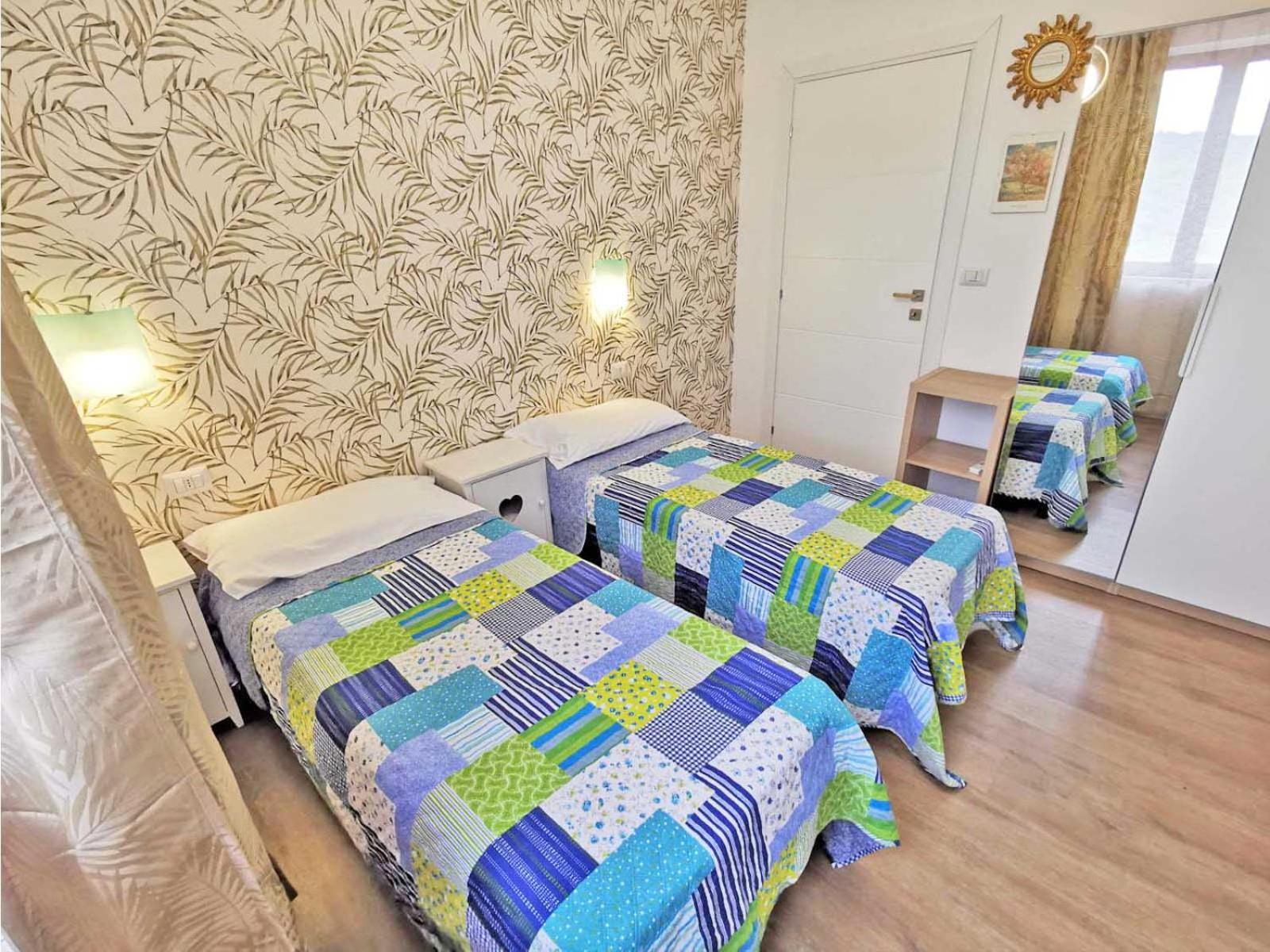 Superior Quadruple Room - Photo 7