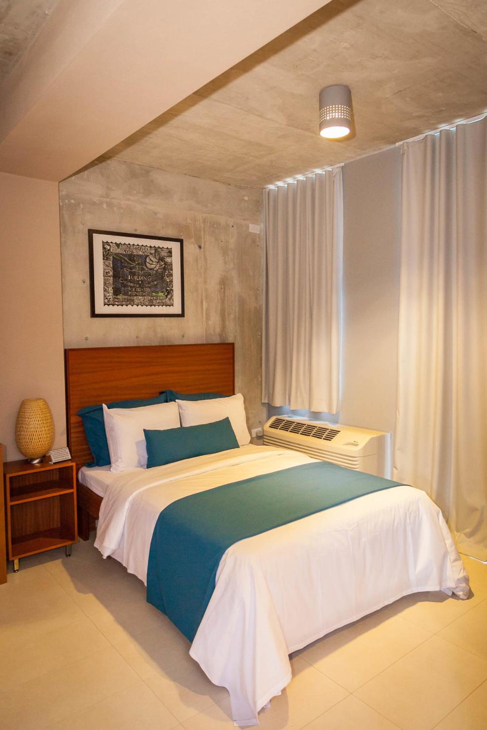 Standard Room with Full Bed