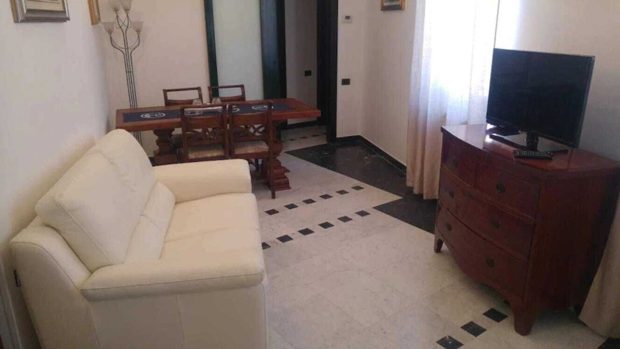 Two-Bedroom Deluxe Apartment with Garden View photo 2