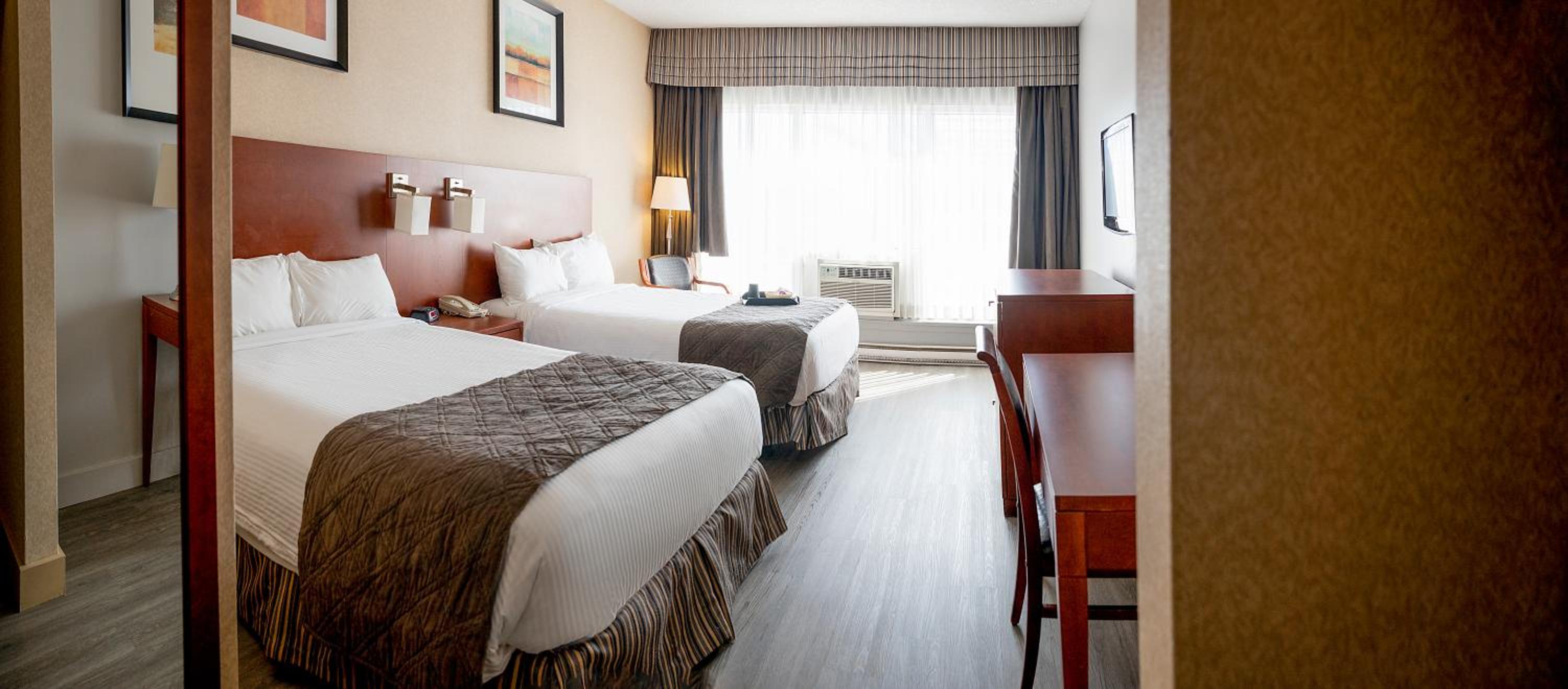 Select Two Double Beds Room - Photo 5