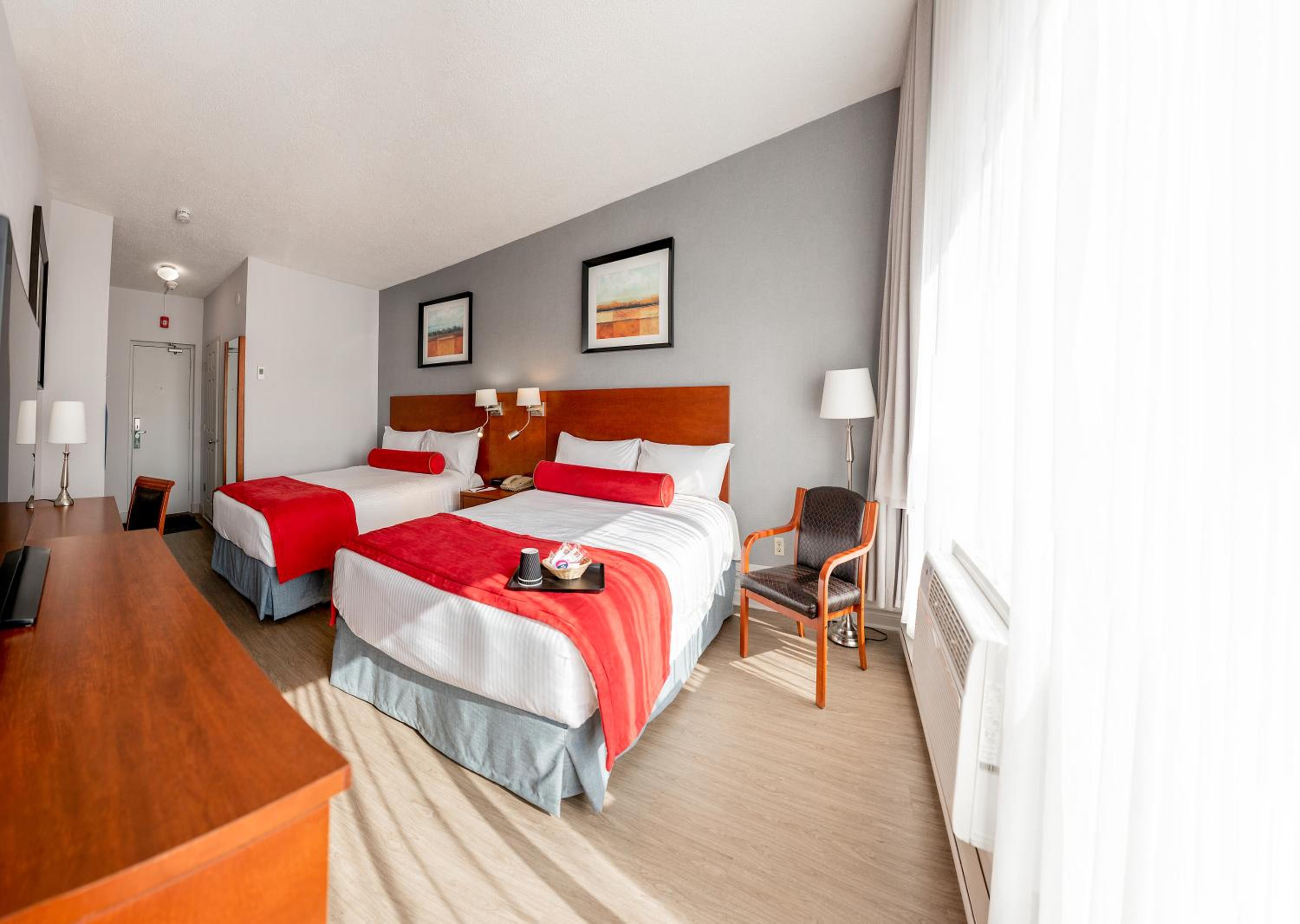 Select Two Double Beds Room - Photo 1