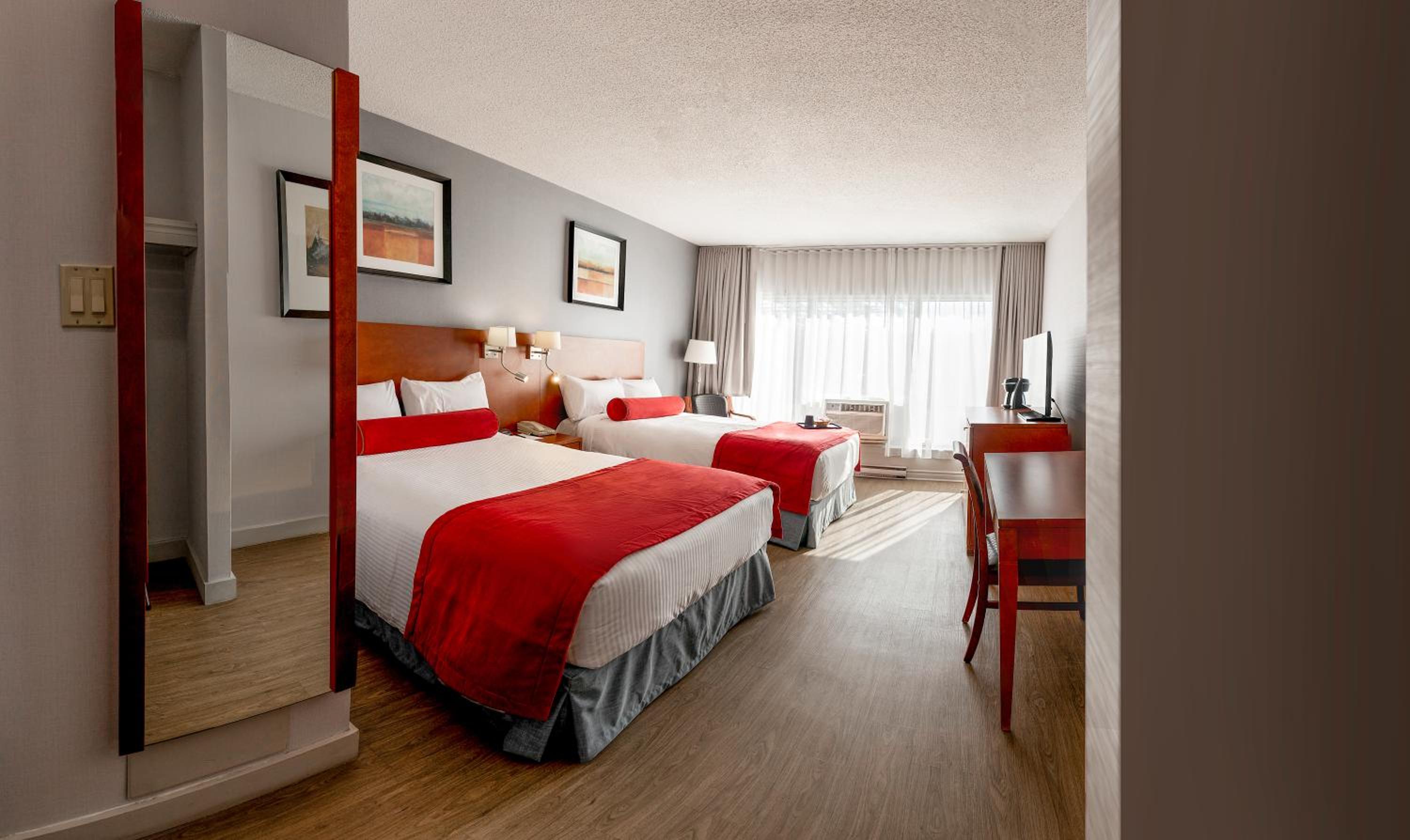 Select Two Double Beds Room - Photo 2