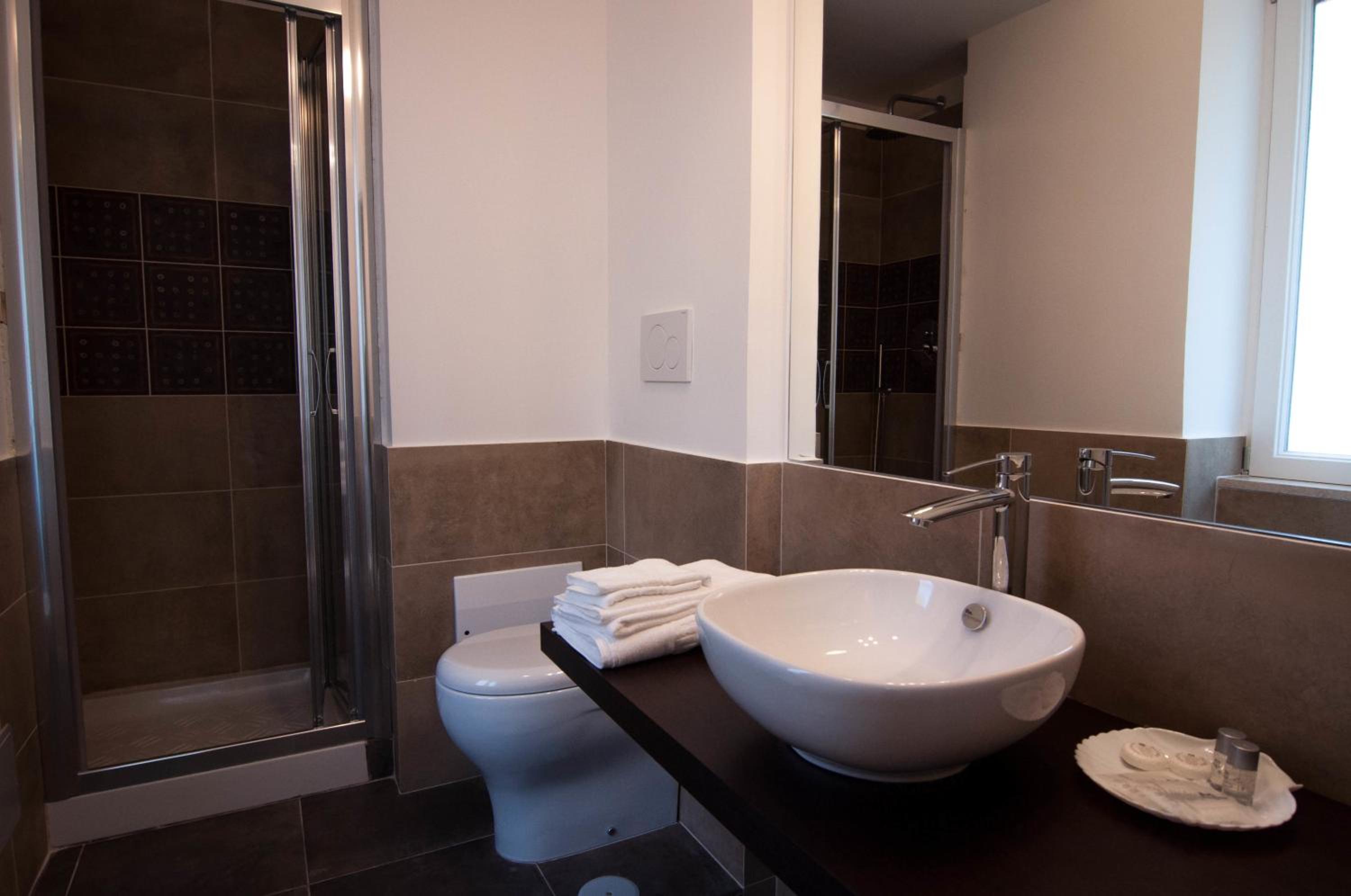 Double Room with Private Bathroom photo 3