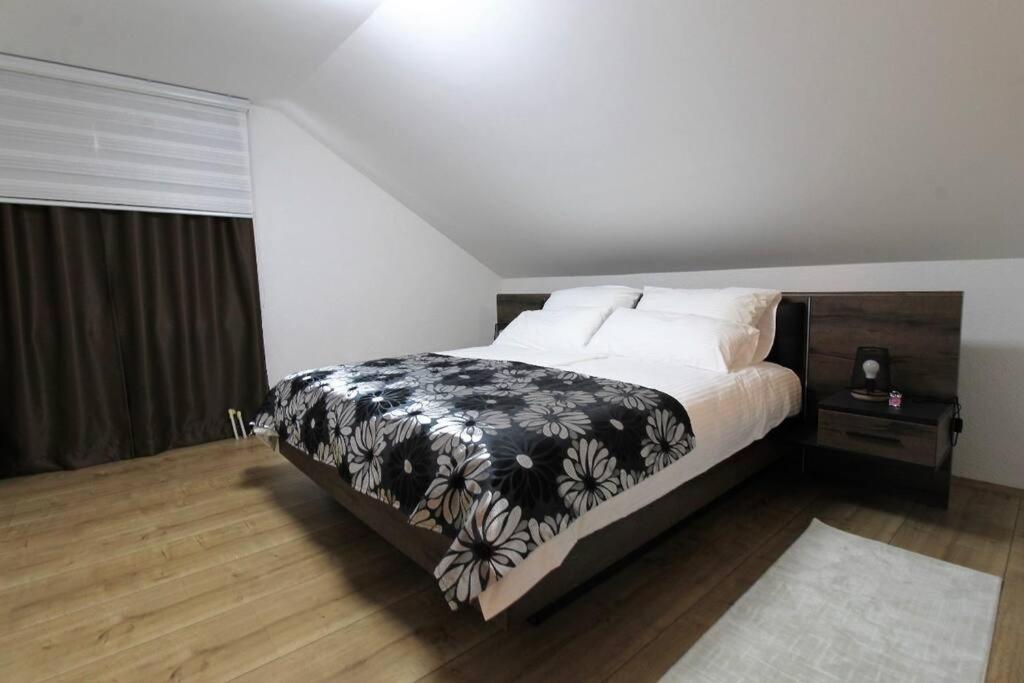 Villa photo 1