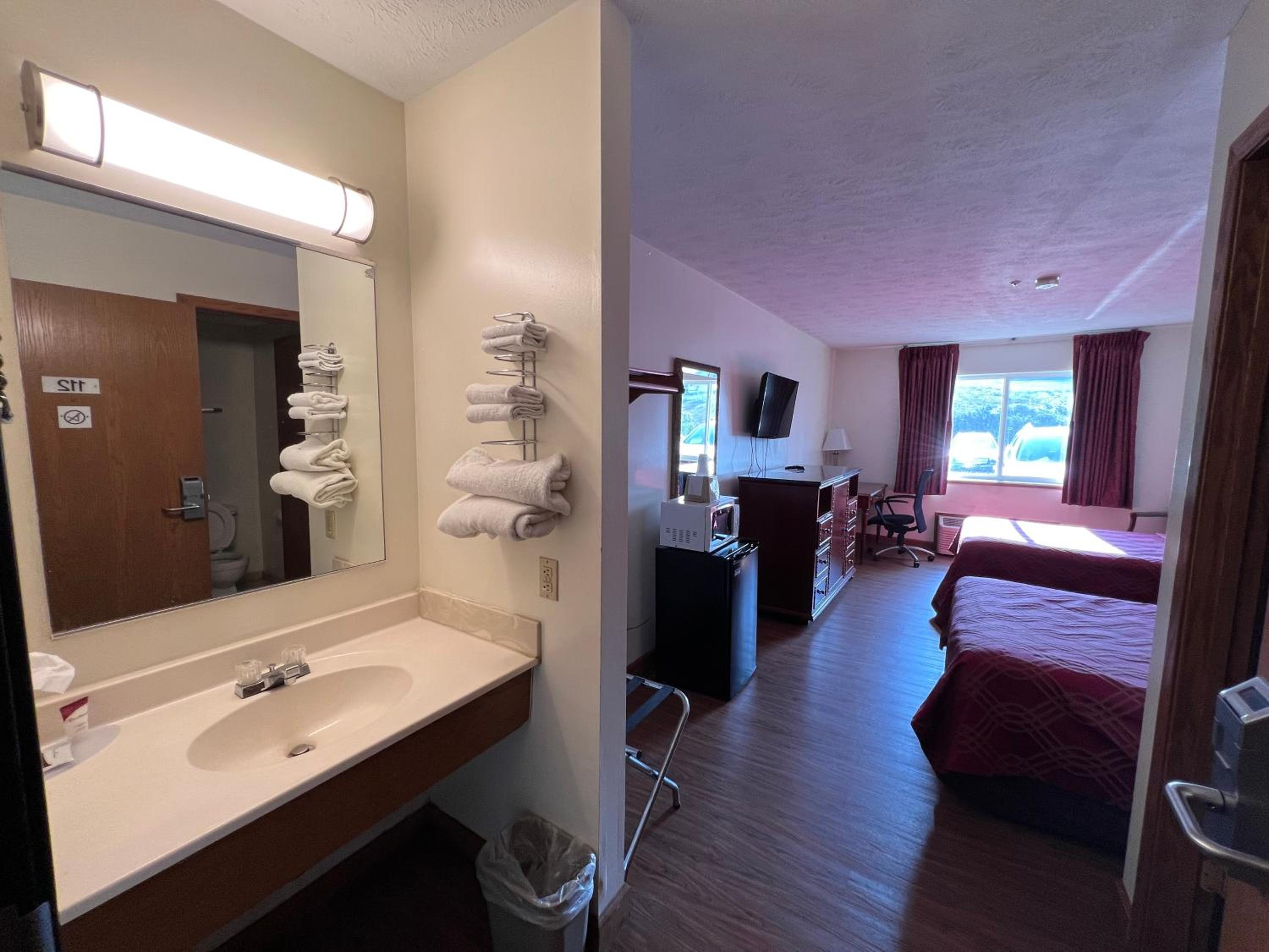 Double Room with Two Double Beds - Photo 5