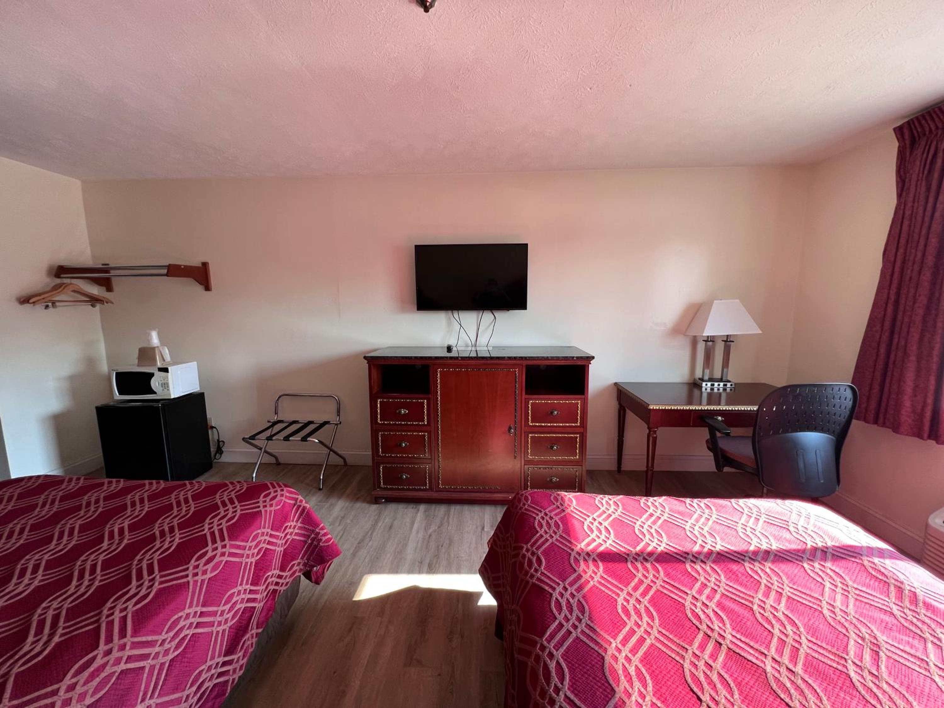 Double Room with Two Double Beds - Photo 4