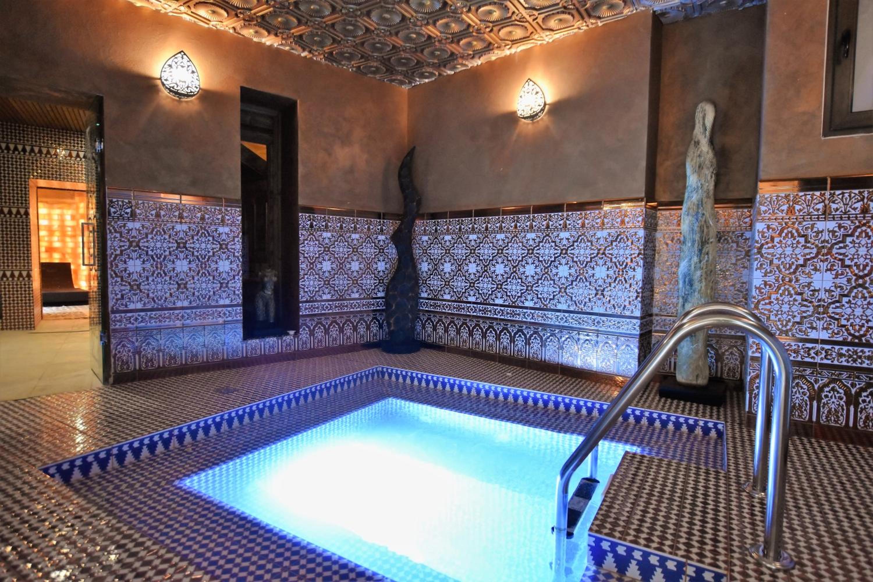 Suite with Spa Bath photo 2