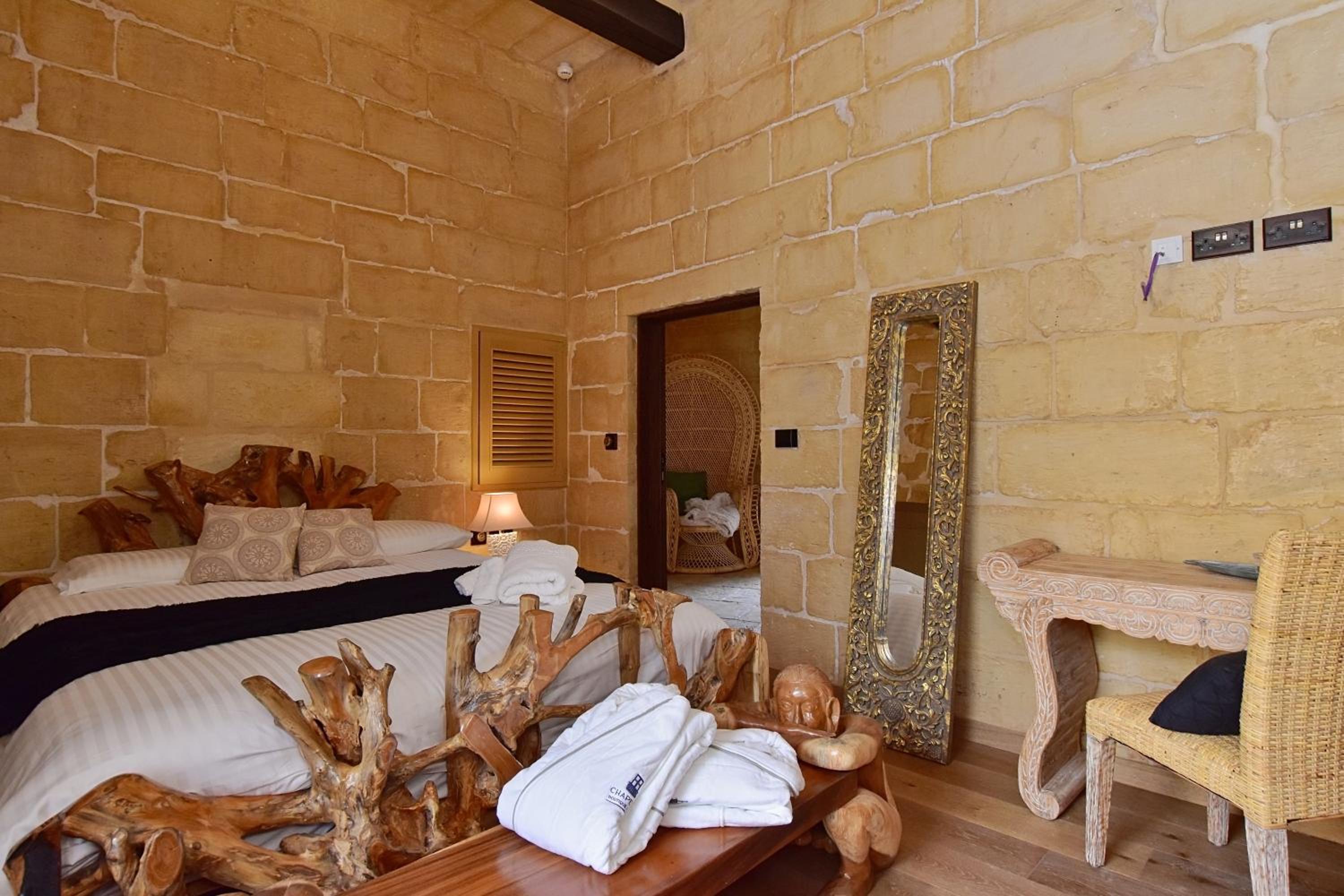 Suite with Spa Bath photo 2