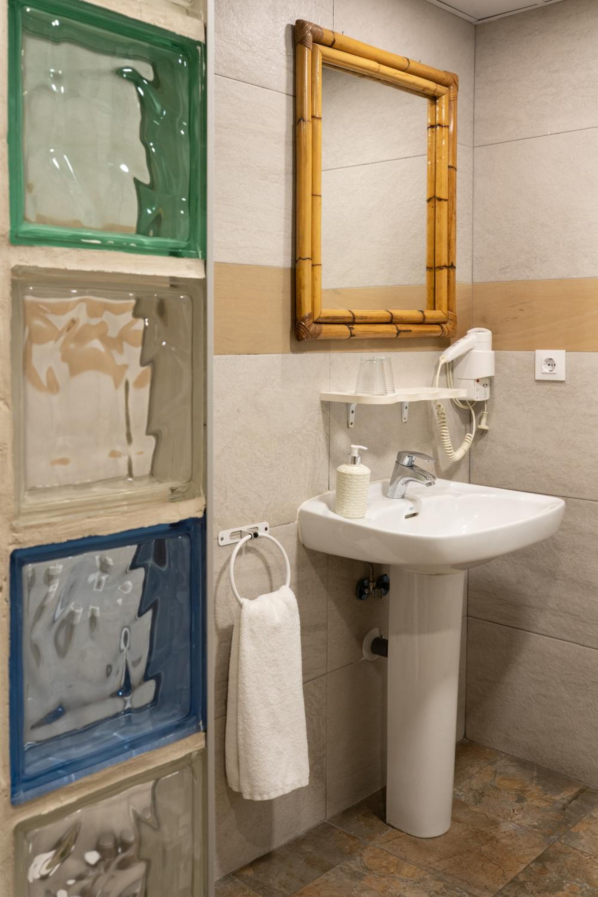 Economy Double Room with Private Bathroom - Photo 16