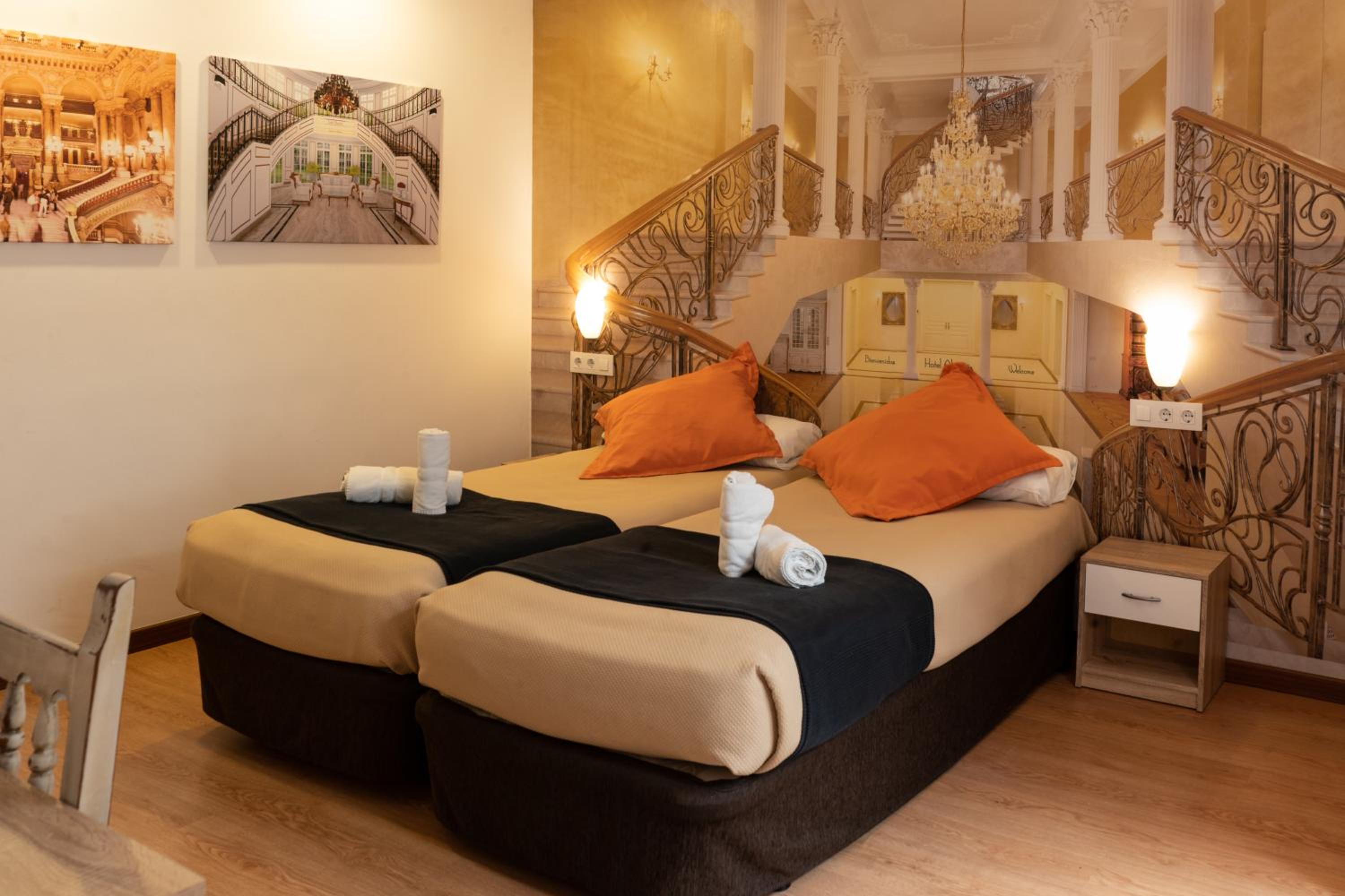 Economy Double Room with Private Bathroom - Photo 23