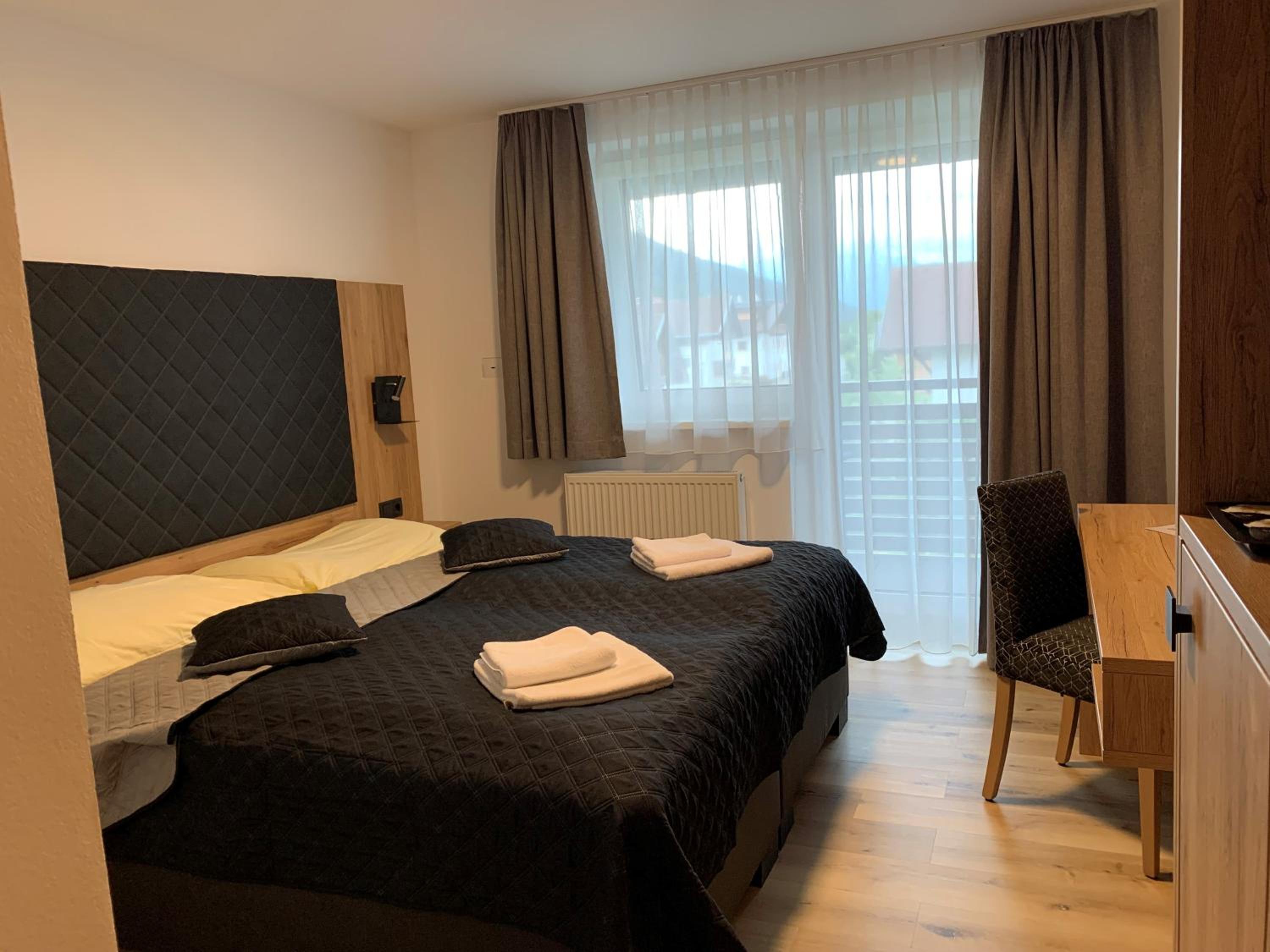 Double Room - Photo 11