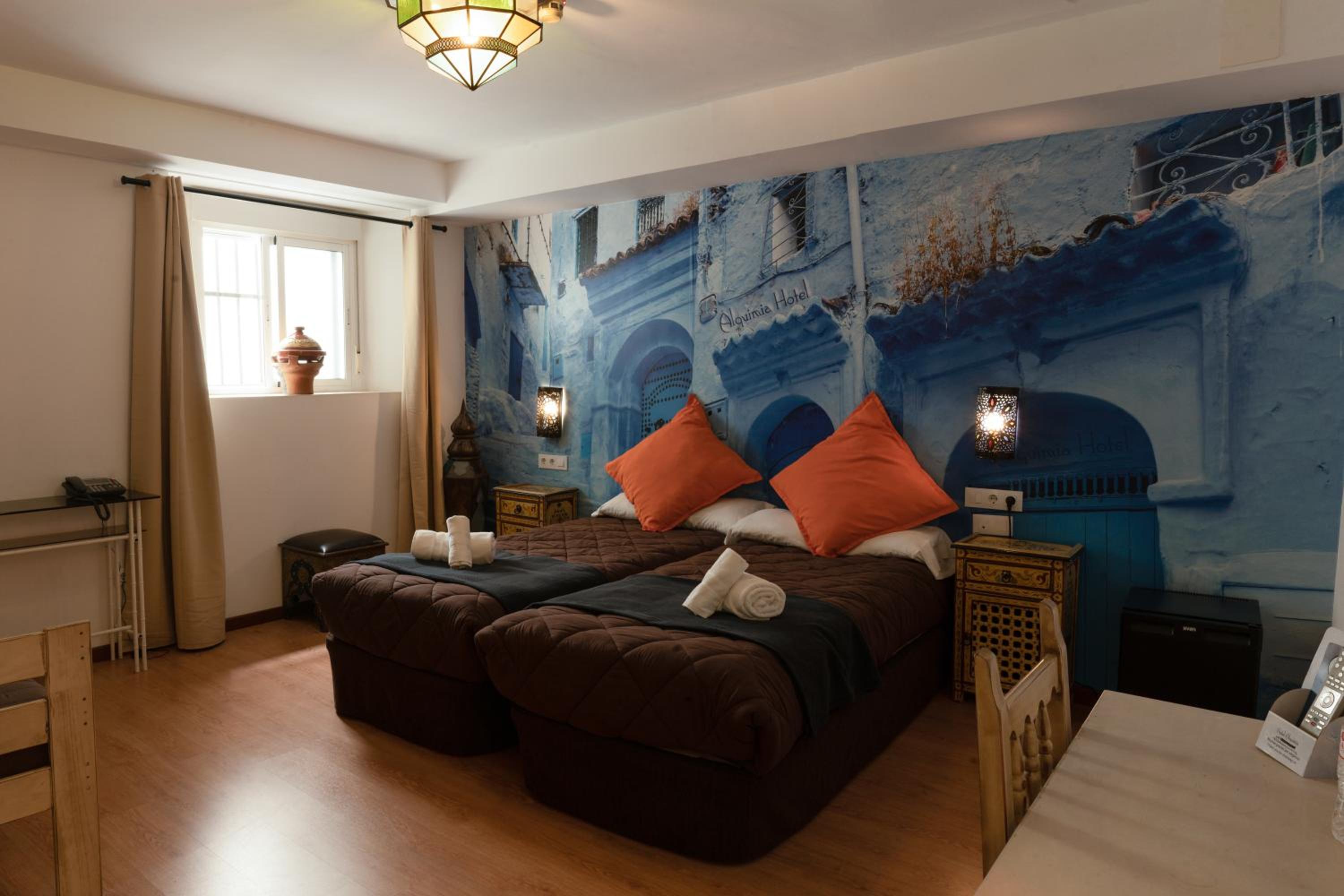 Economy Double Room with Private Bathroom - Photo 3