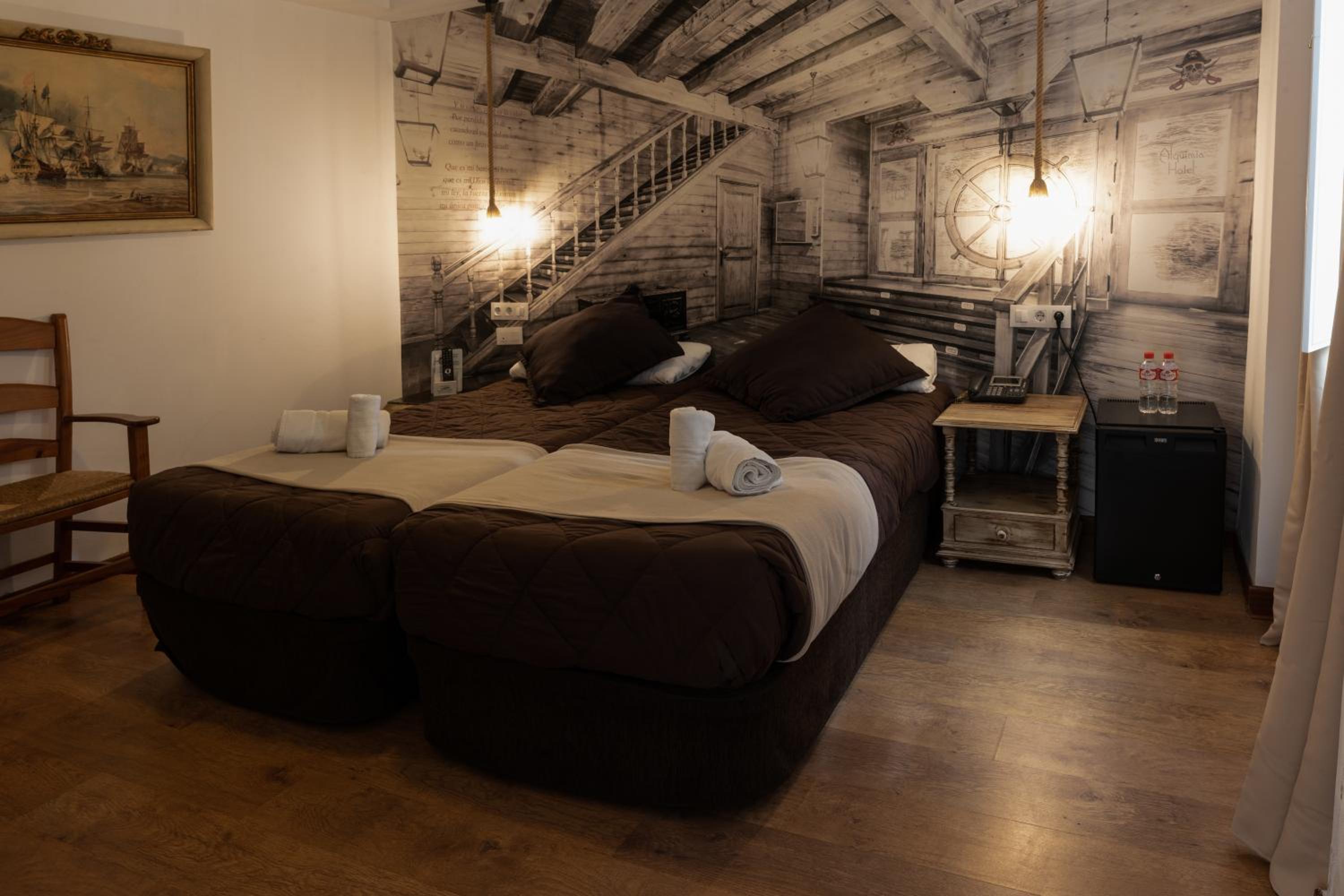 Economy Double Room with Private Bathroom - Photo 6