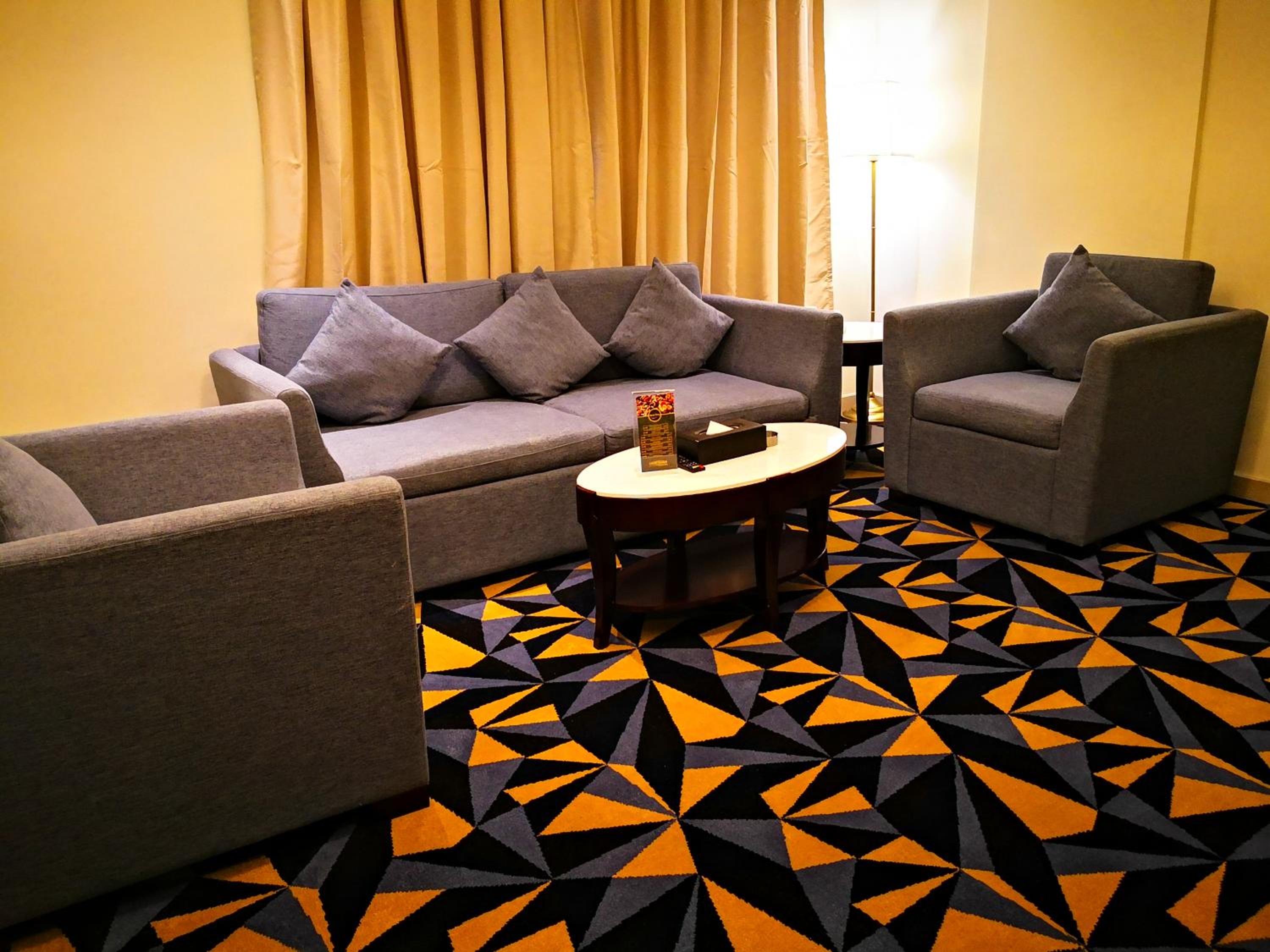Twin Room - Photo 11