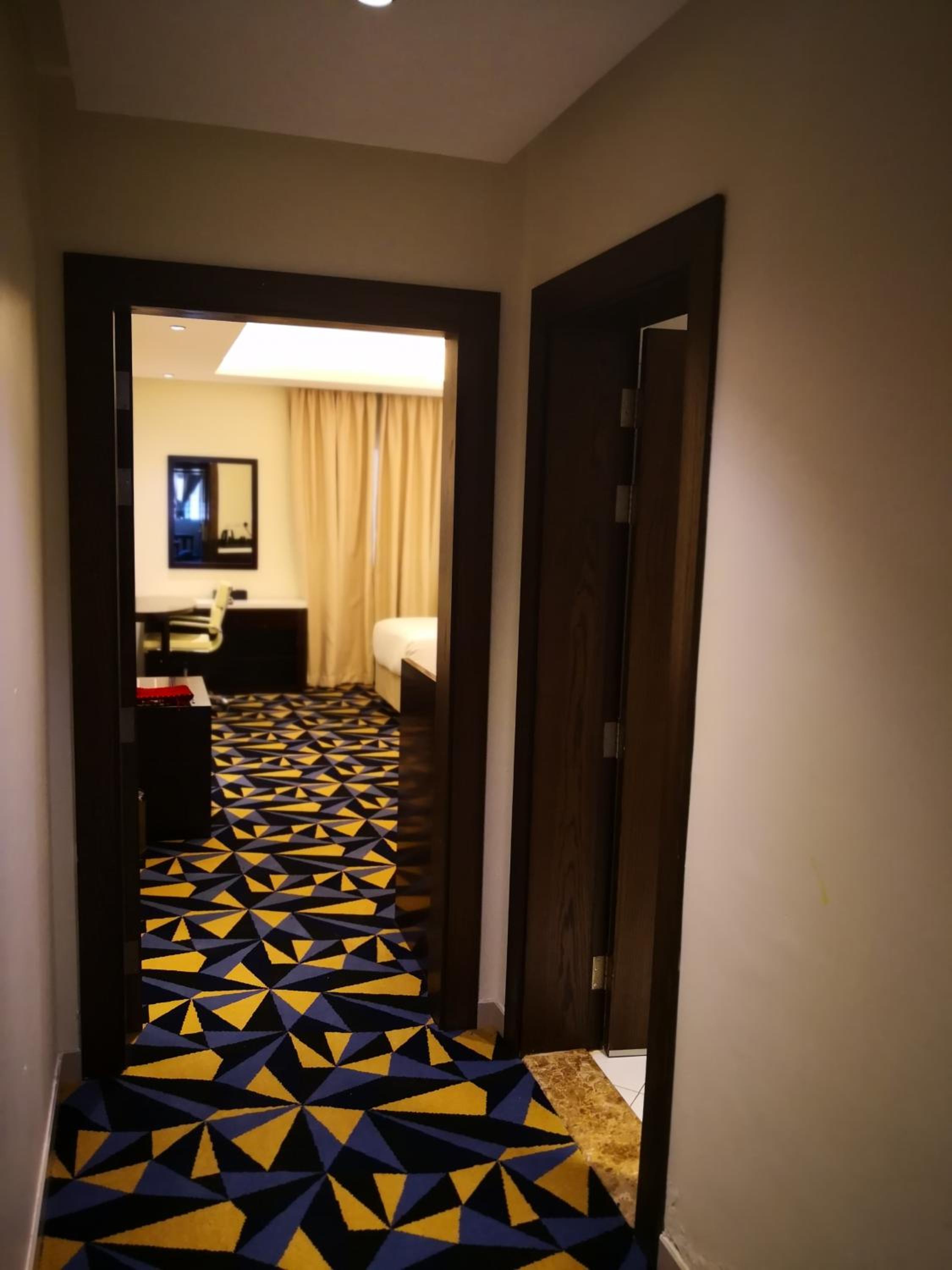 Twin Room - Photo 8