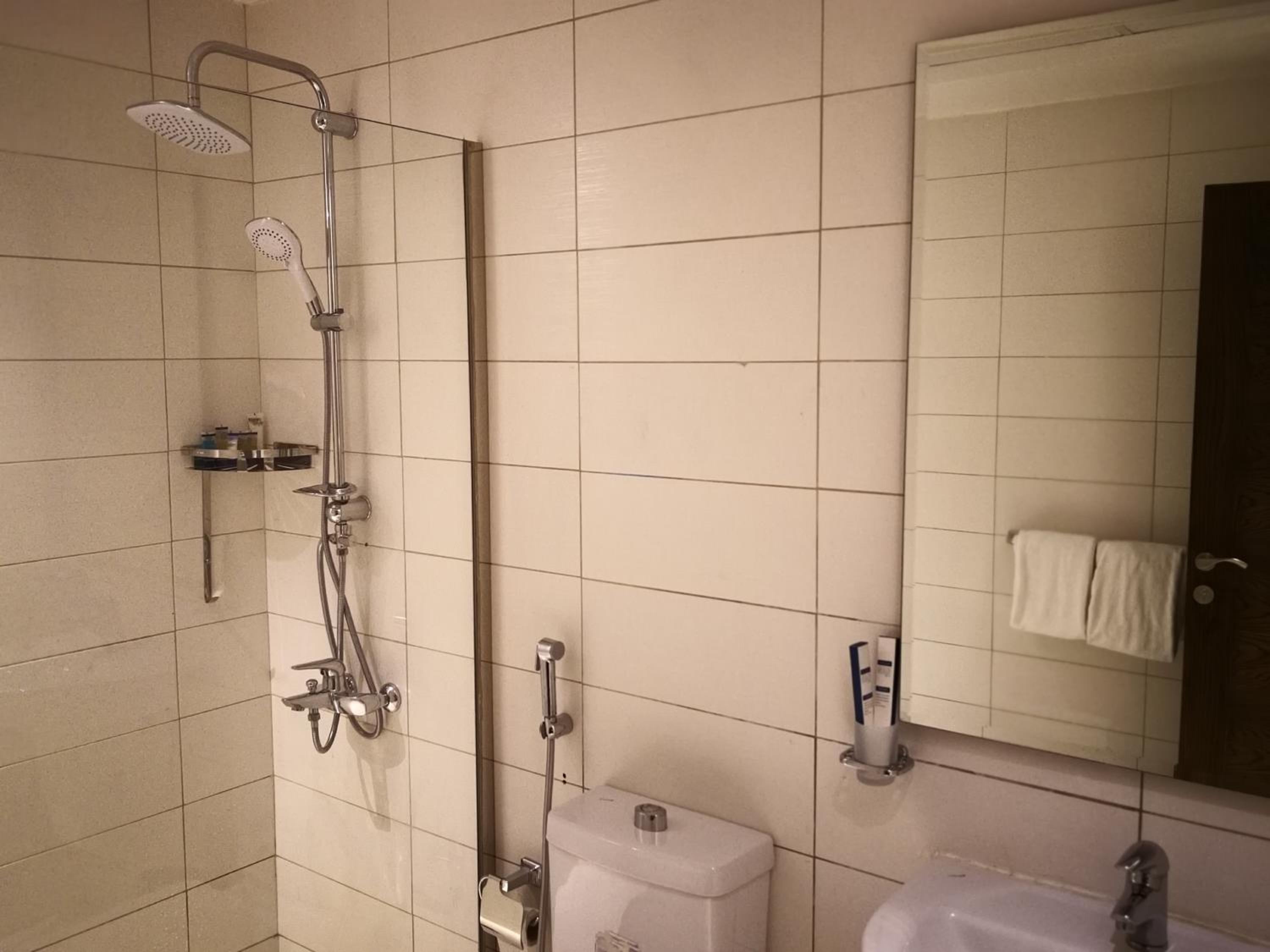Twin Room - Photo 14