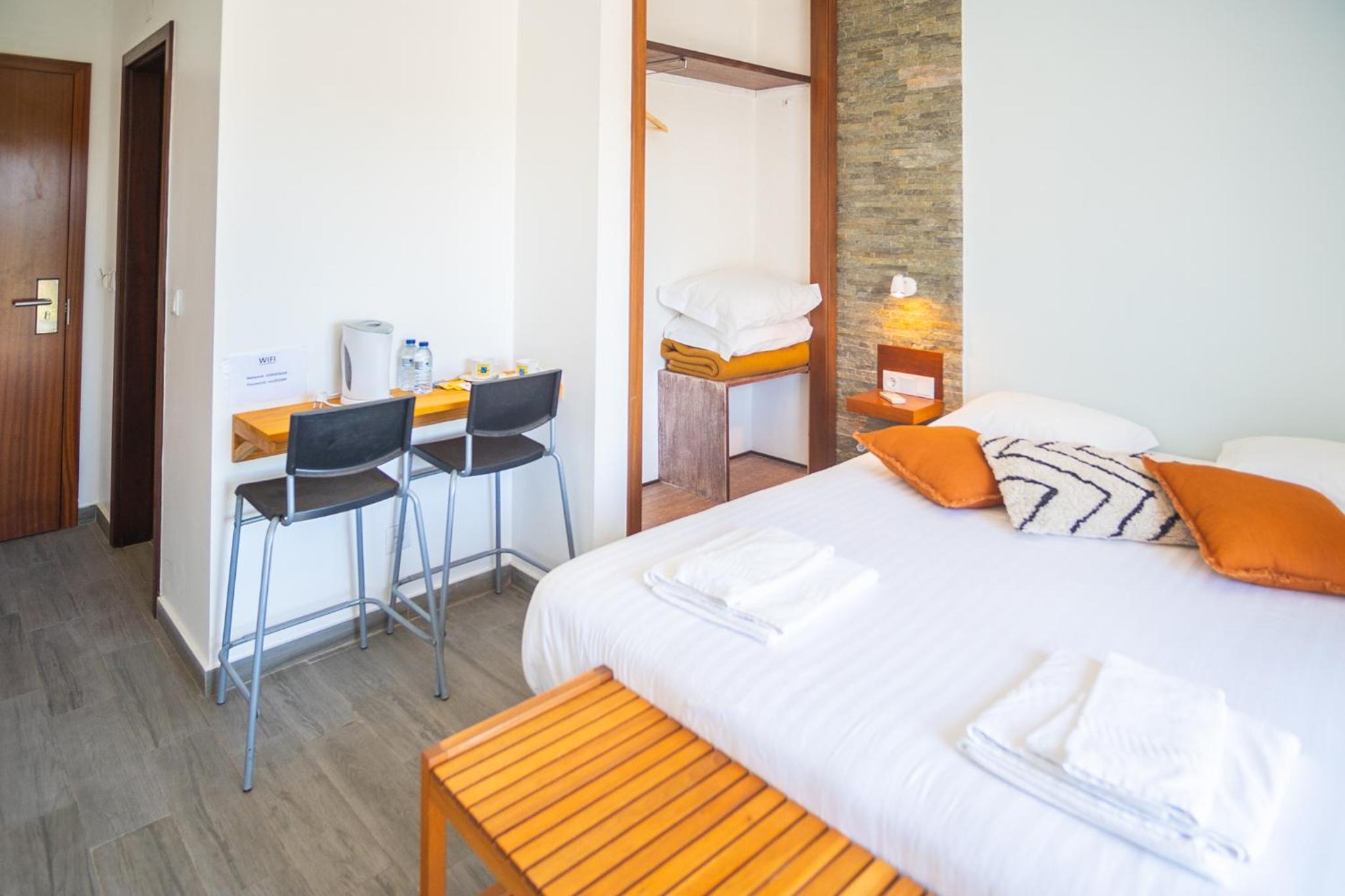 Double Room with Private Bathroom photo 3