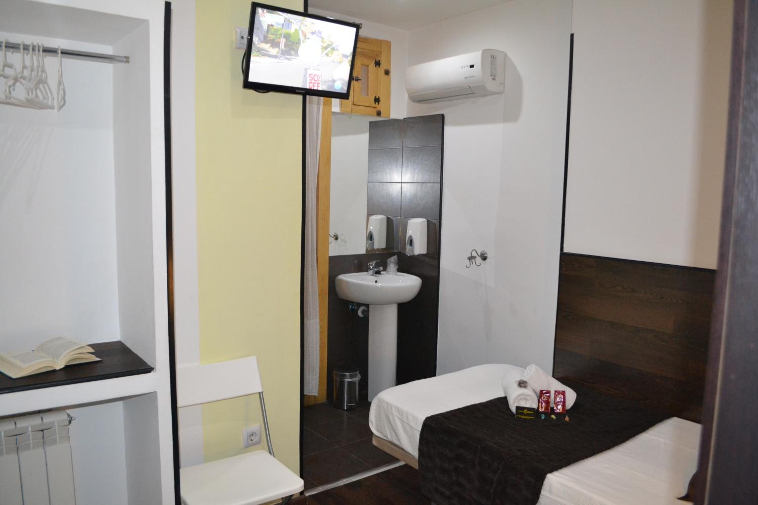 Single Room photo 2