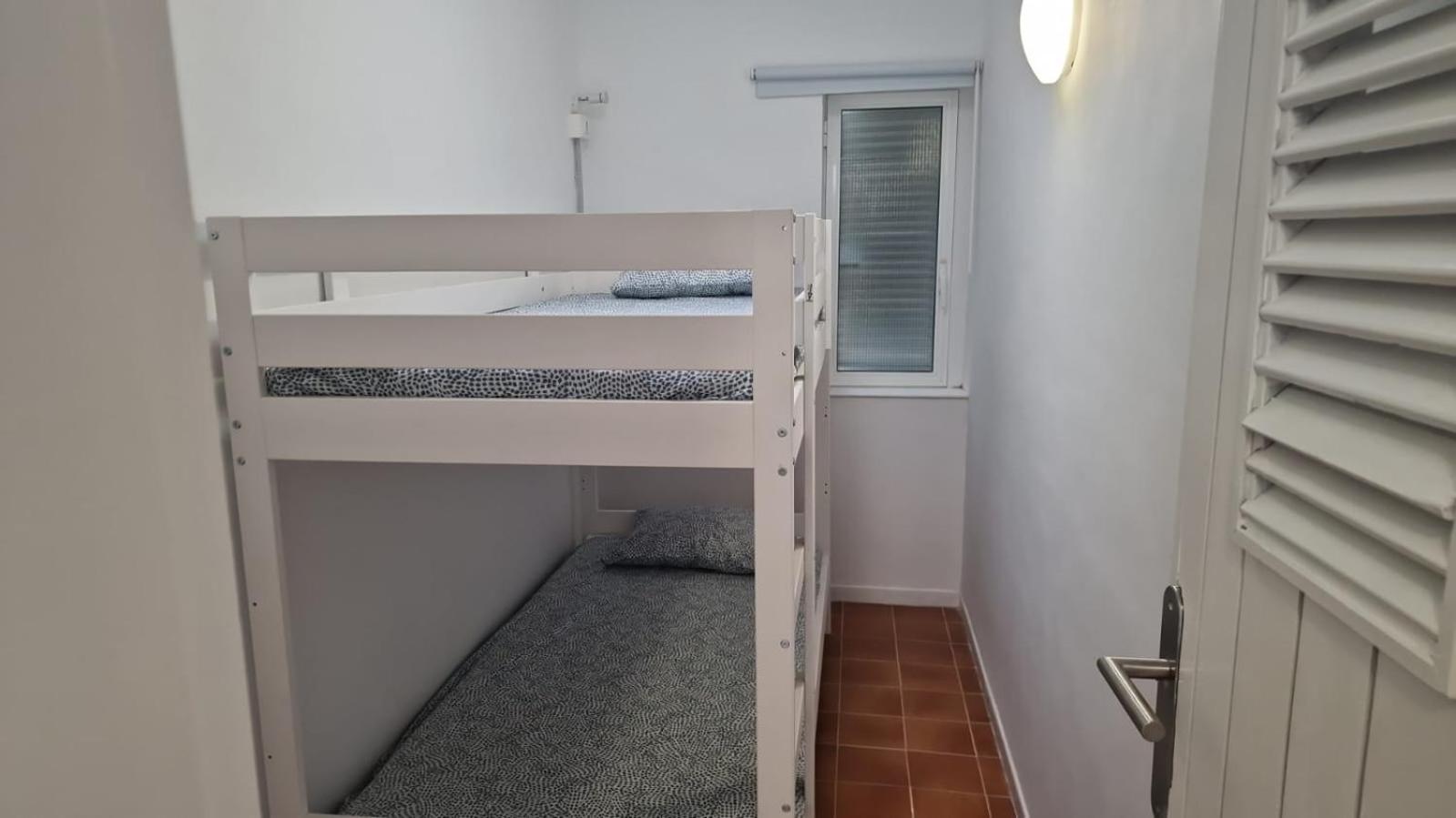 Mixed Dormitory Room photo 3