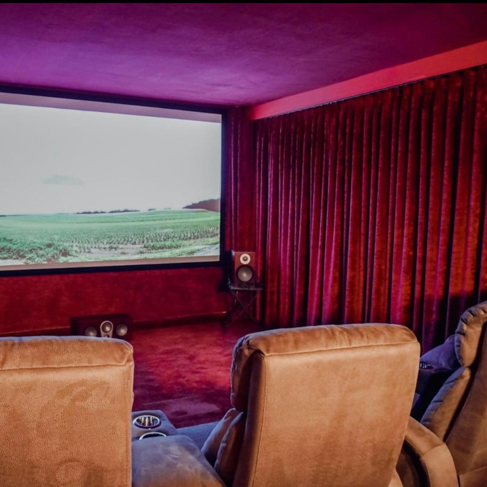 Deluxe King Suite photo 3