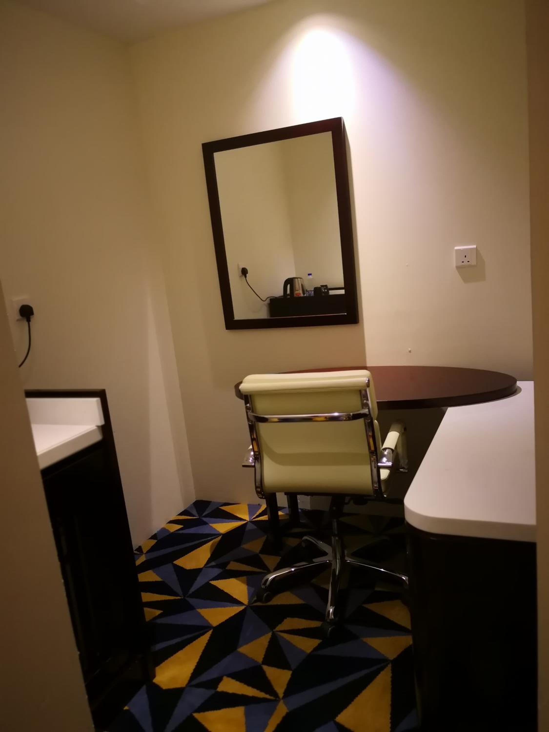 Twin Room - Photo 5
