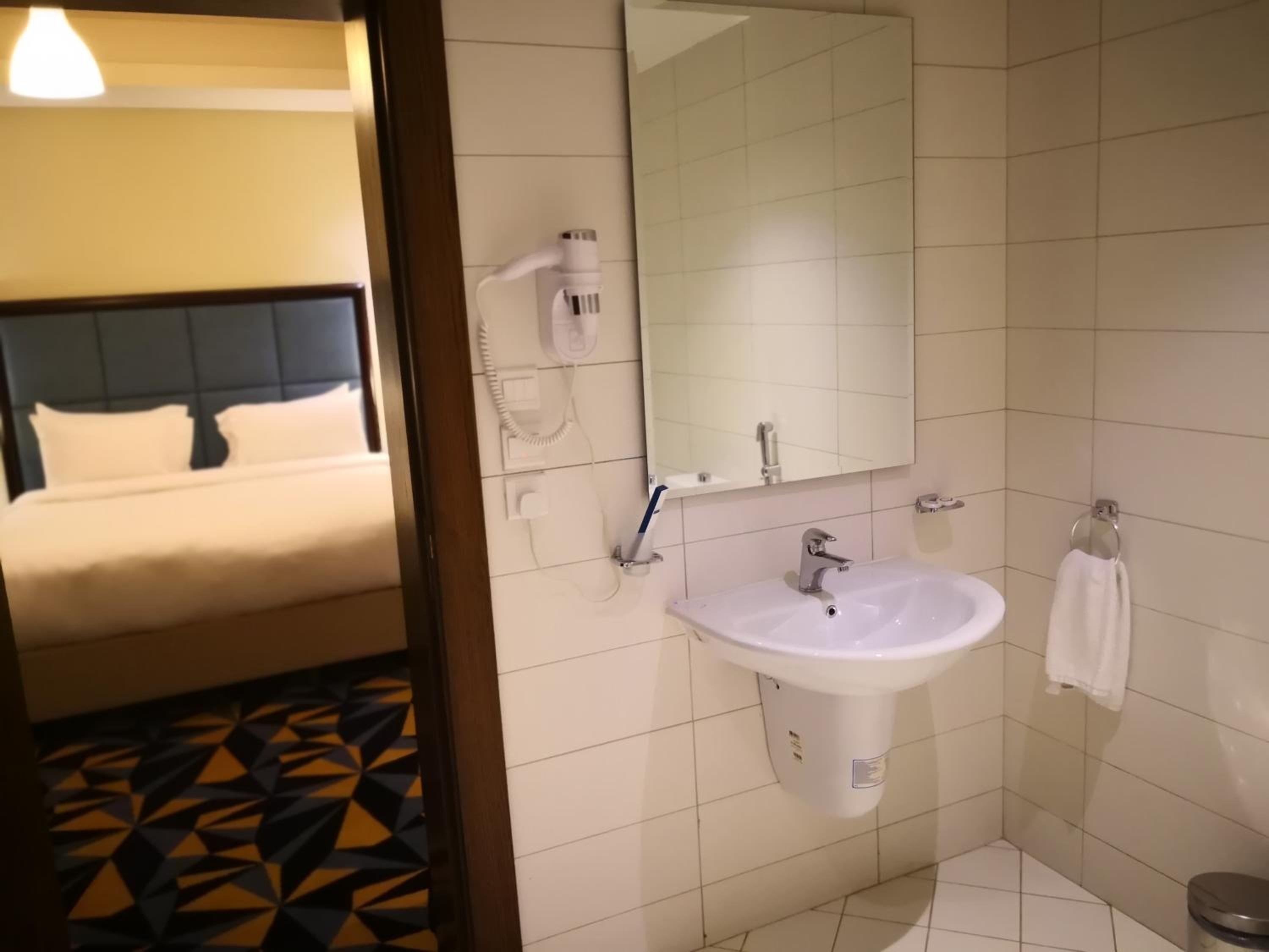 Twin Room - Photo 4