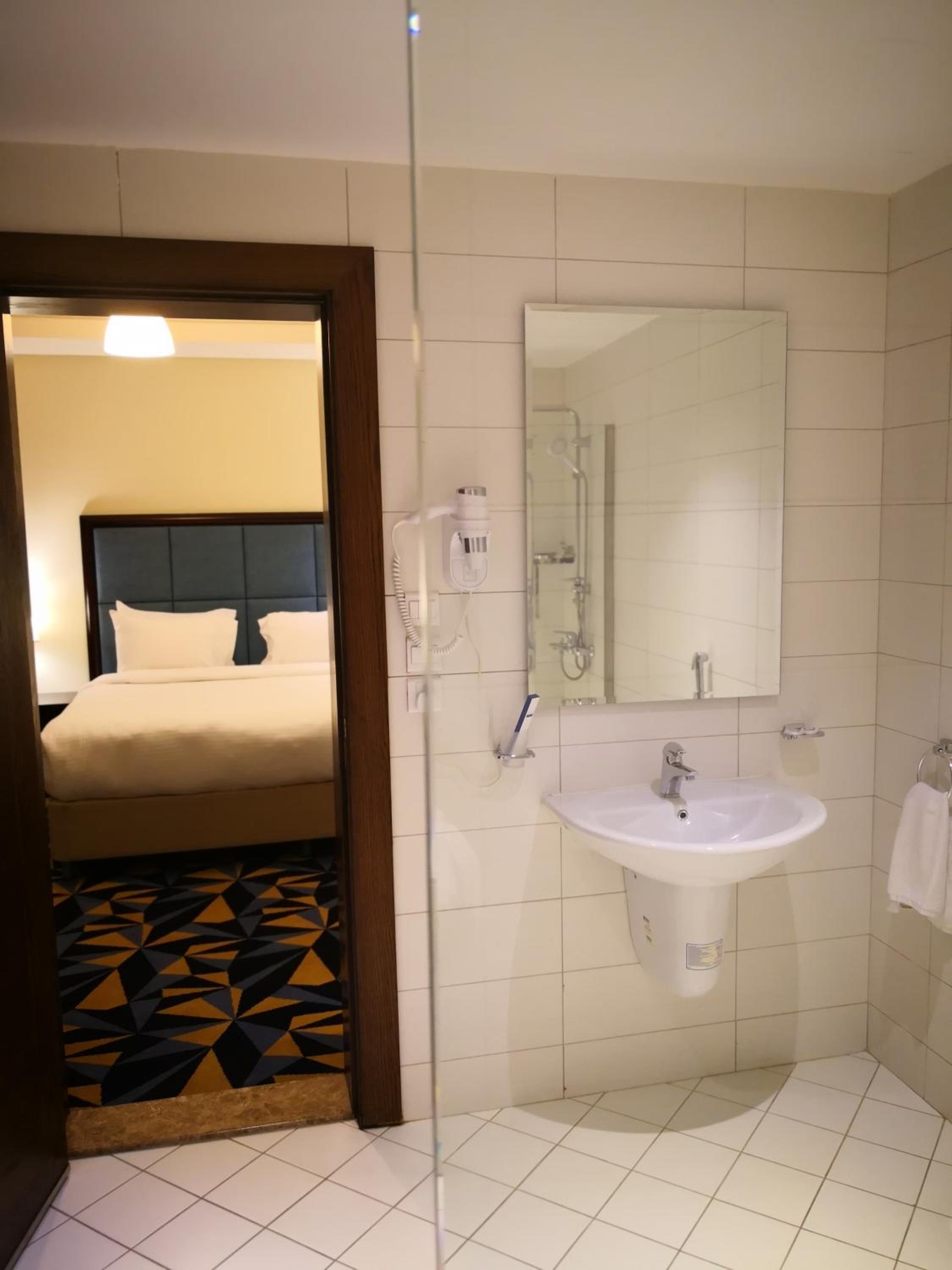 Twin Room - Photo 2
