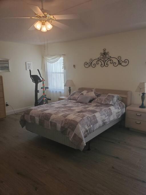 Three-Bedroom House photo 2